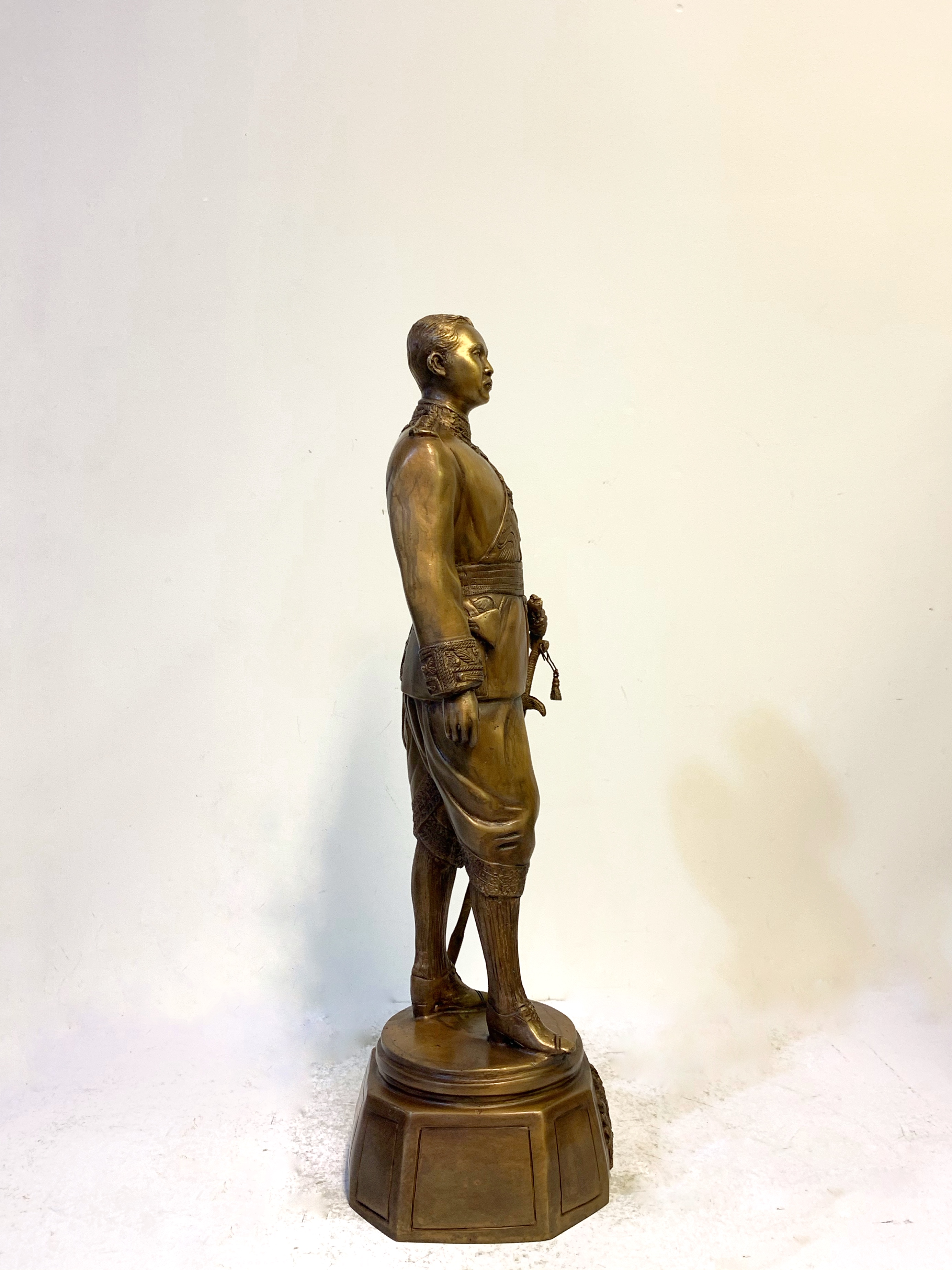 รัชกาลที่ 5 หน้าตัก 9 นิ้ว