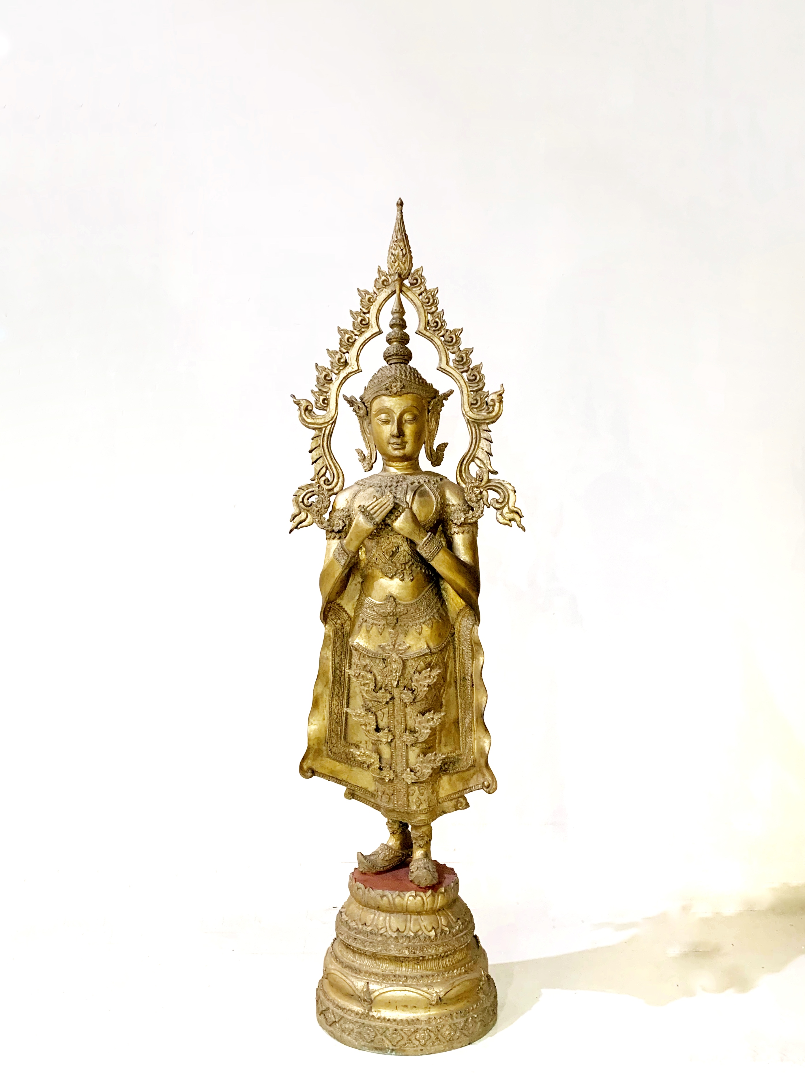 พระพุทธมหาจักรพรรดิ ปางรำพึง สูง 52 นิ้ว