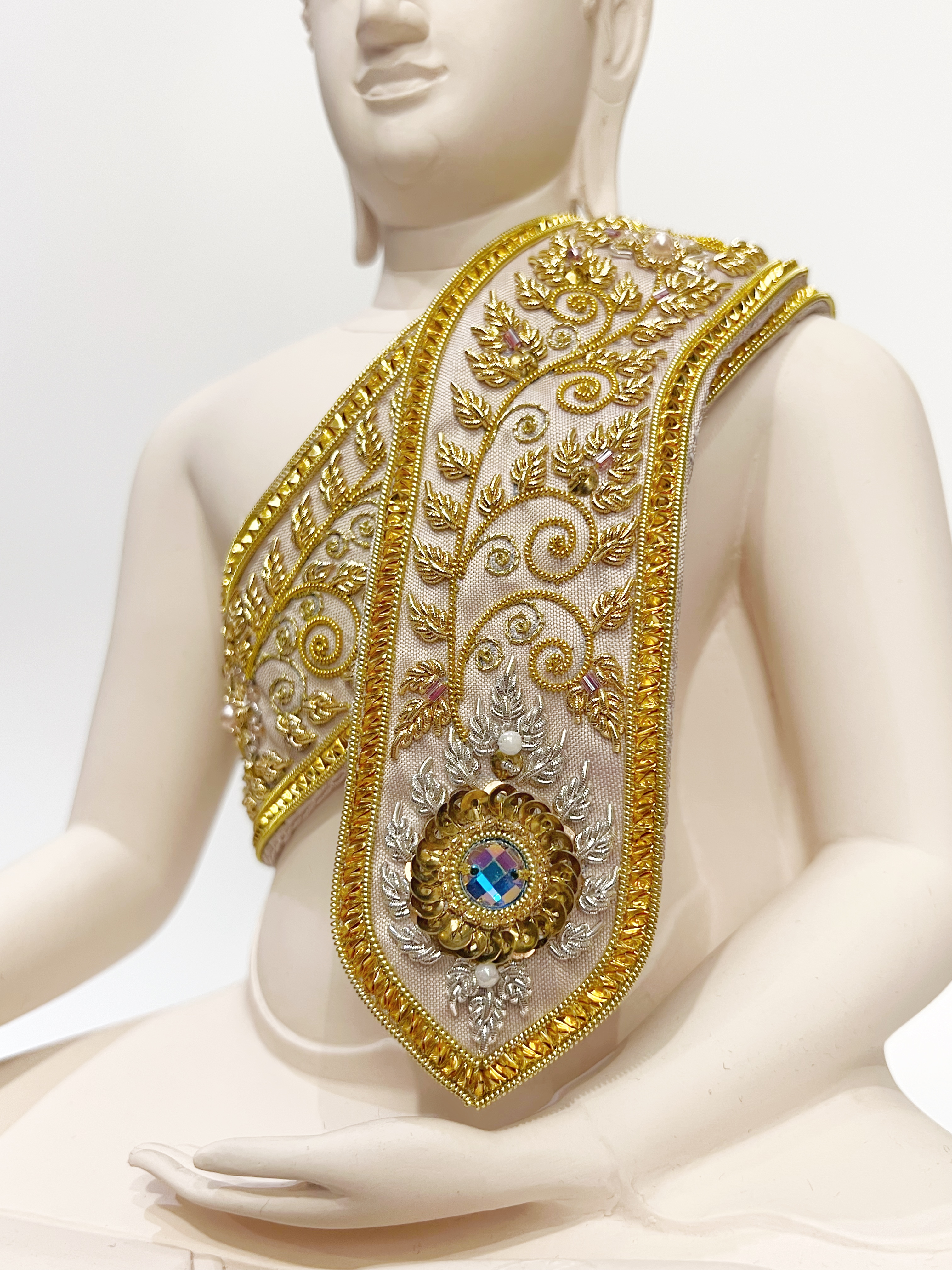 สังฆาฏิปักดิ้นทอง สำหรับพระพุทธรูปขนาดหน้าตัก 9 นิ้ว