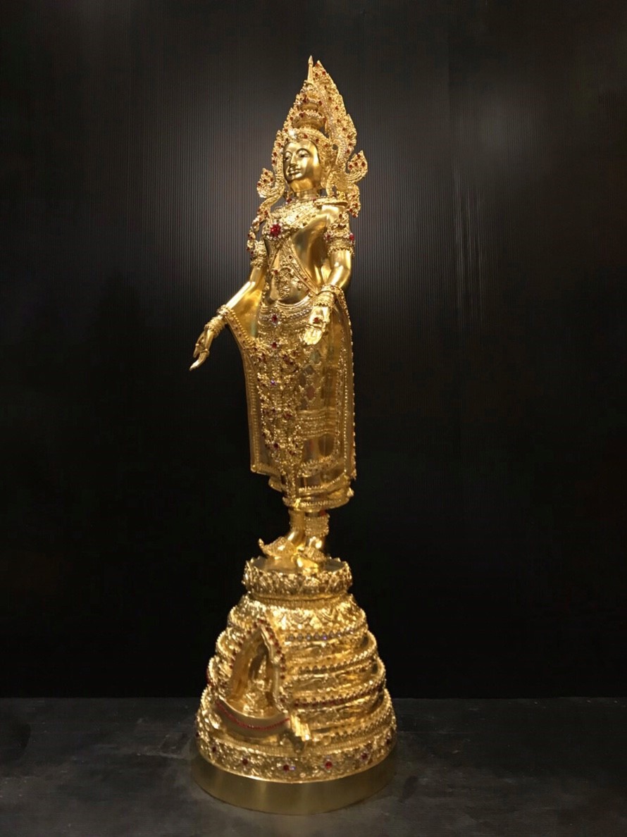 พระพุทธมหาจักรพรรดิ ปางเปิดโลก สูง 32 นิ้ว