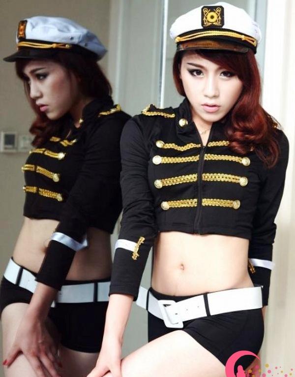 ชุดทหาร ชุดทหารหญิง ชุดทหาร 2 ชิ้น พร้อมหมวก ทหารขาว 2 ชิ้น พร้อมหมวก