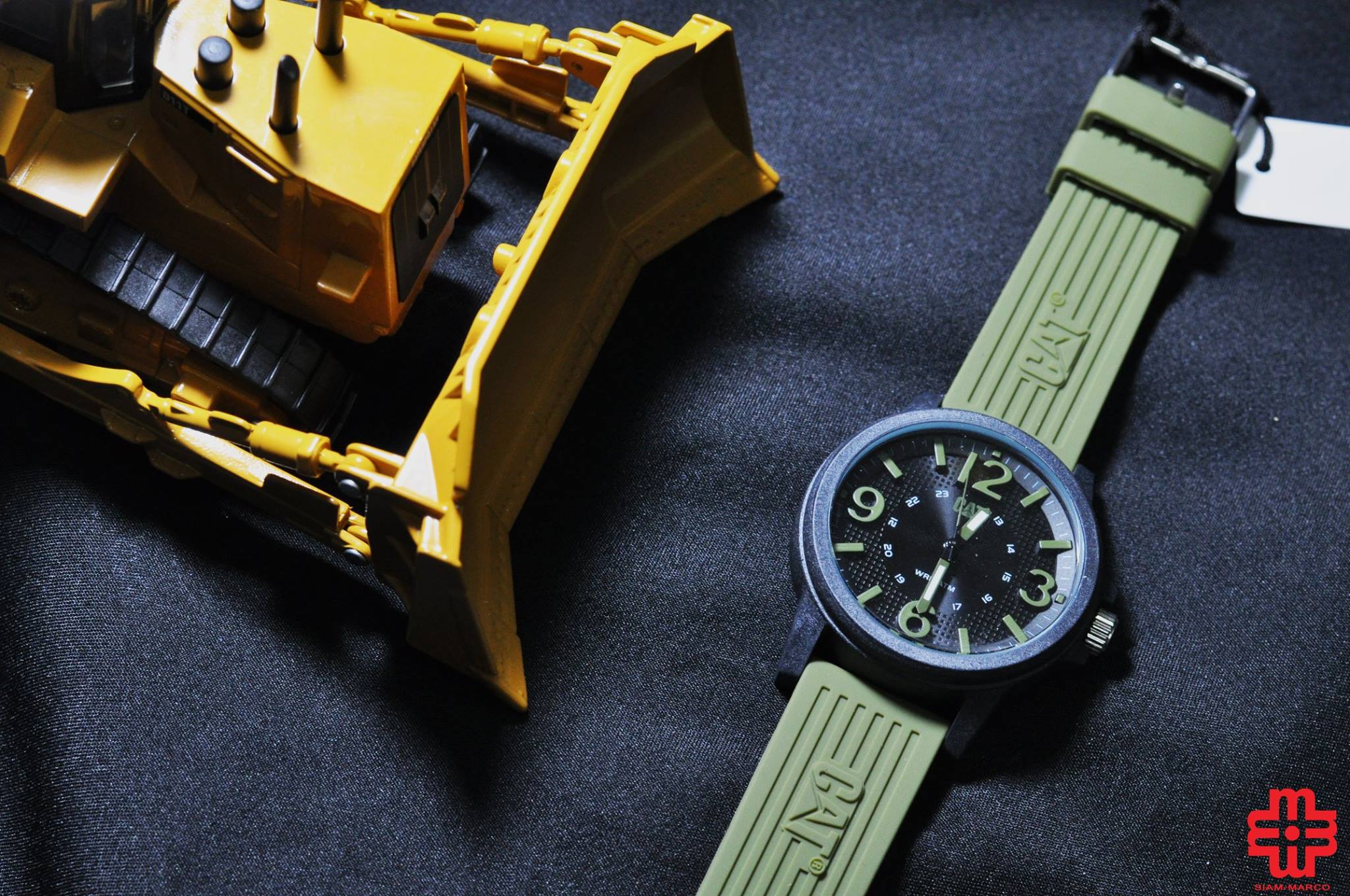 CAT Watches LF.111.23.133 Groovy Black / Military Green Caterpillar watches