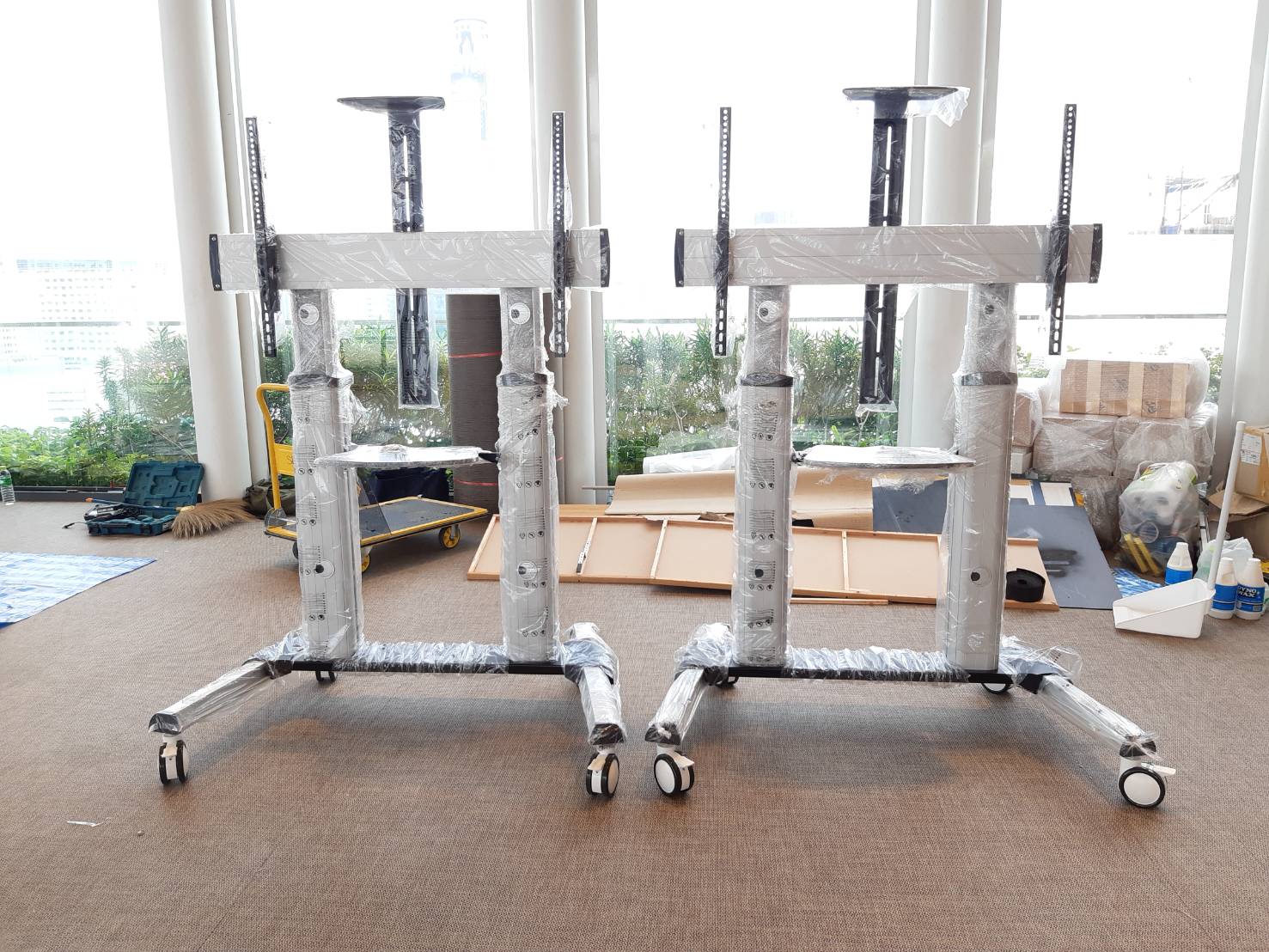 JMTVSTAND MT-F8200 ขาตั้งพื้นทีวีมีล้อเลื่อน(TV Stand) วัสดุ Aluminium อลูมิเนียม แบบล้อเลื่อนปรับสูง/ต่ำได้ 55"-98" นิ้ว{รับประกันสินค้า 3 ปี}0964746498