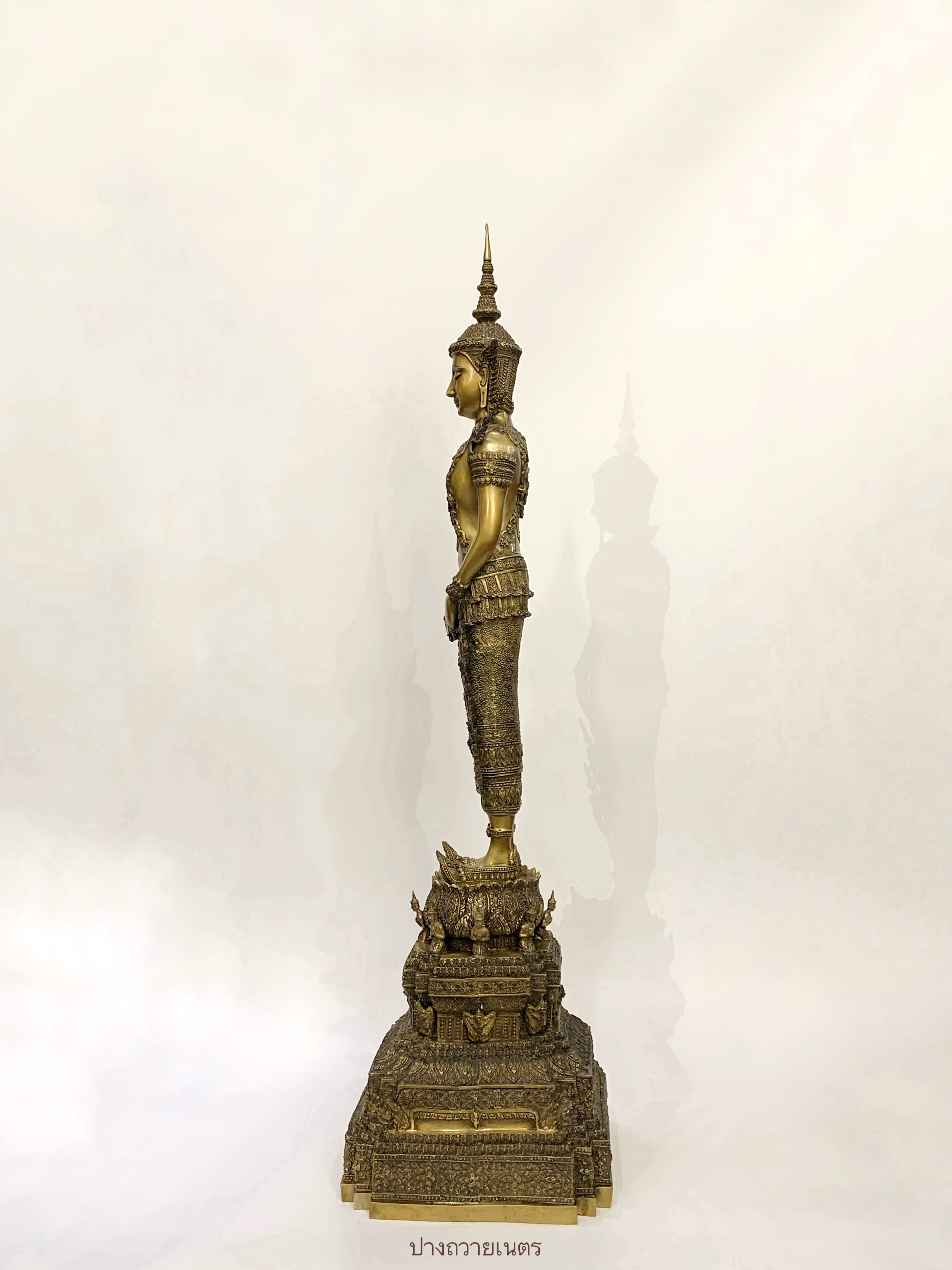 พระพุทธรูป ปางถวายเนตร ทรงเครื่องจักรพรรดิ์ หน้าตัก 9 นิ้ว