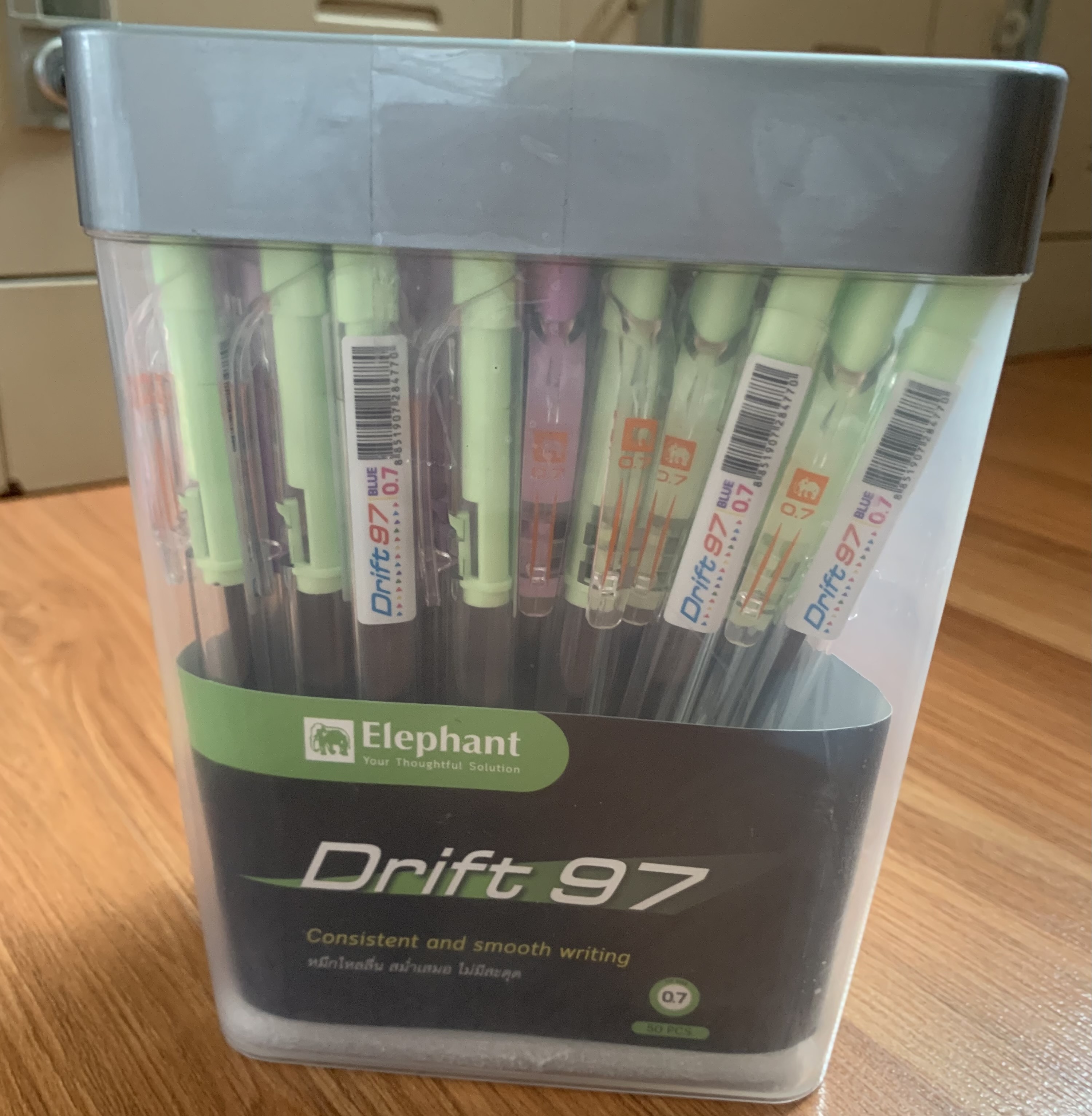 ปากกาลูกลื่น ตราช้าง Drift97 หมึกสีน้ำเงิน 0.7มม. ด้ามใส คละสี (กระบอก50ด้าม)