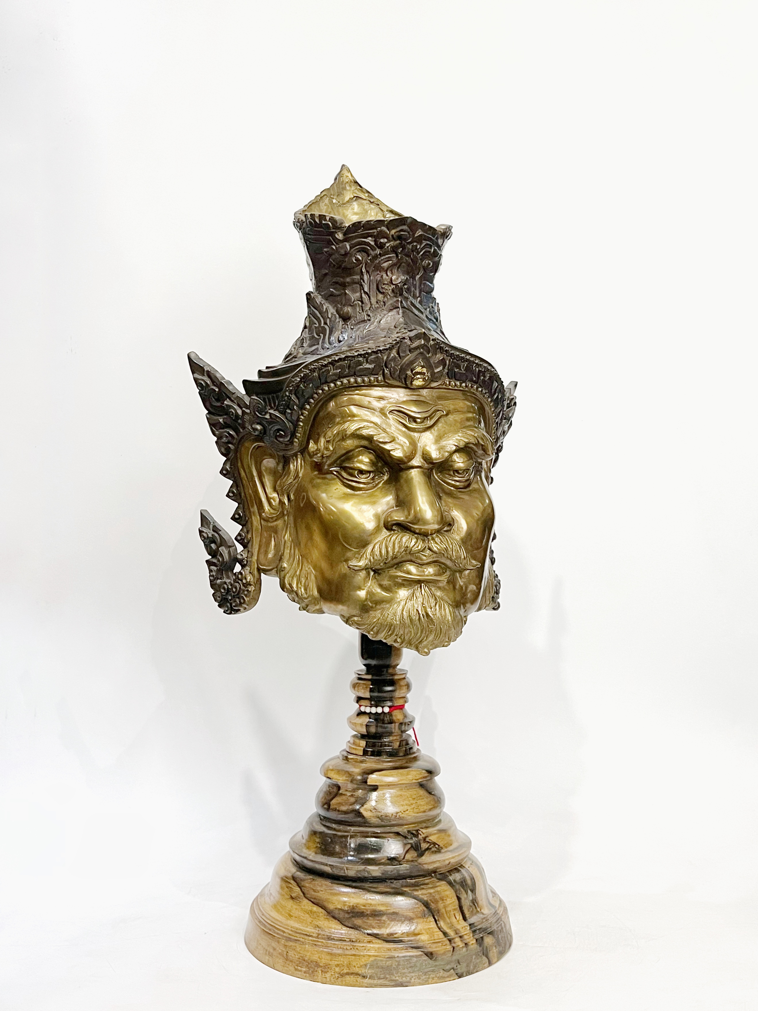 เศียร มหามุนีฤาษีตาไฟ ปู่ฤาษีตาไฟ