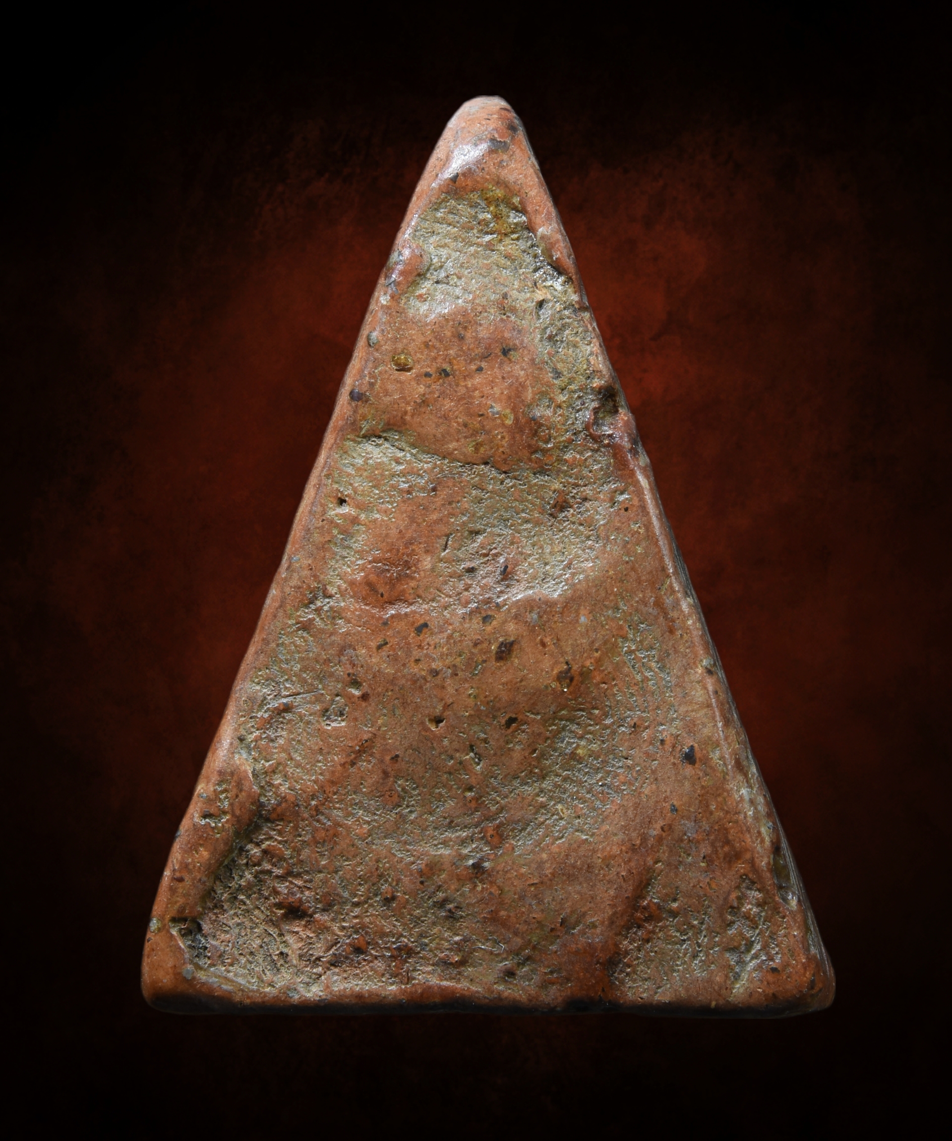 พระนางพญา พิมพ์เข่าโค้ง