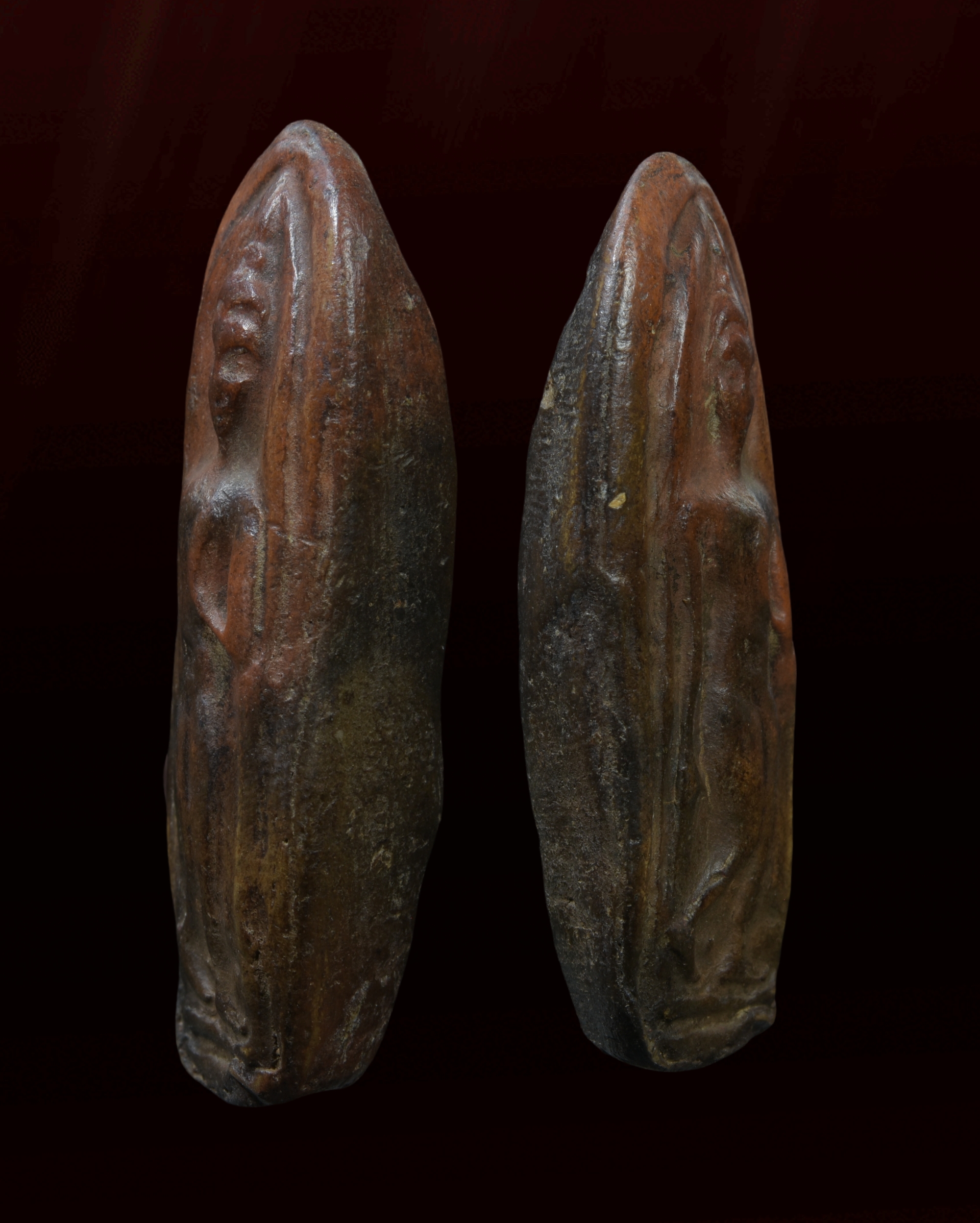 พระลีลาเม็ดขนุน