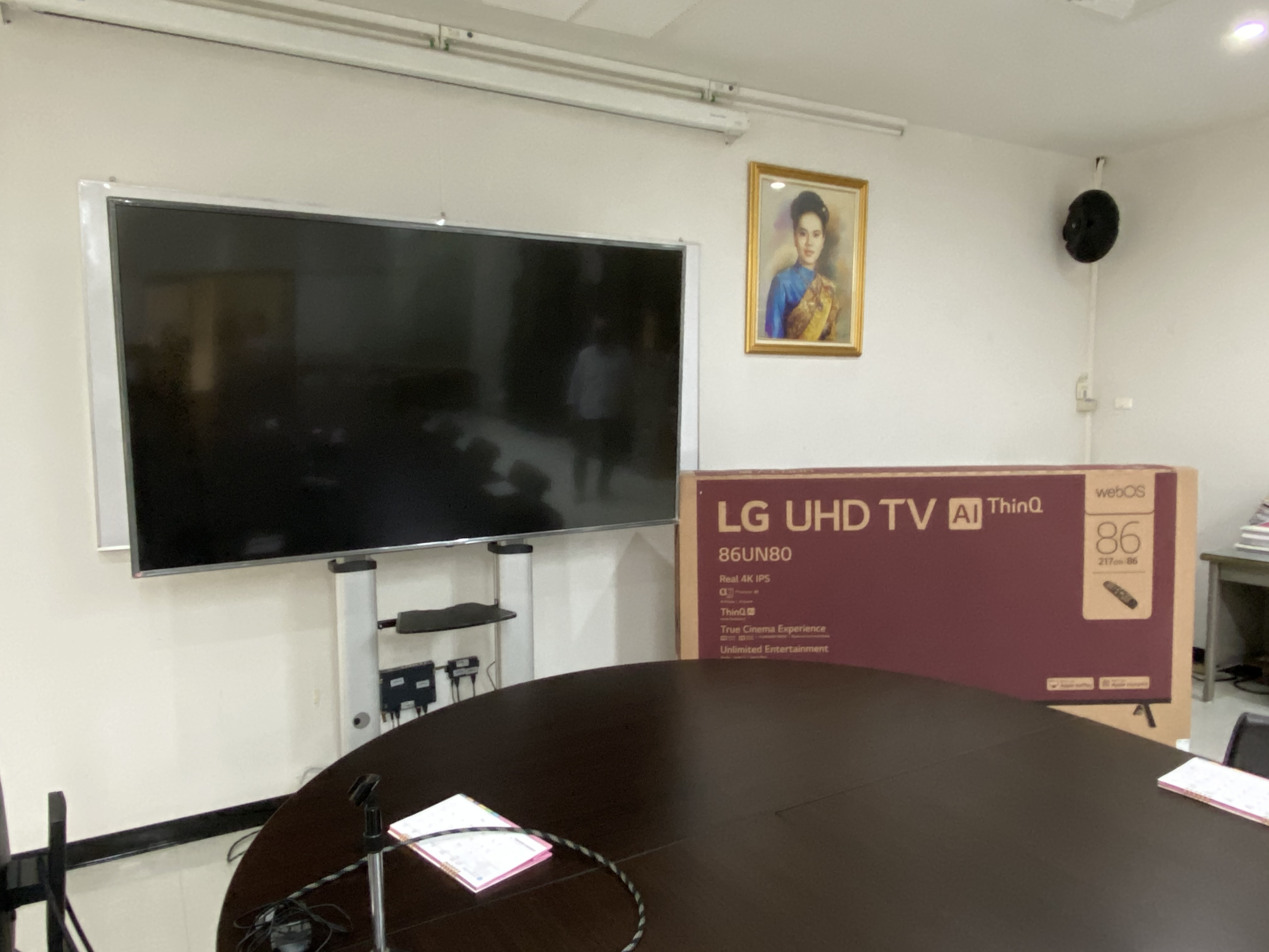 JMTVSTAND MT-F8200 ขาตั้งพื้นทีวีมีล้อเลื่อน(TV Stand) วัสดุ Aluminium อลูมิเนียม แบบล้อเลื่อนปรับสูง/ต่ำได้ 55"-98" นิ้ว{รับประกันสินค้า 3 ปี}0964746498