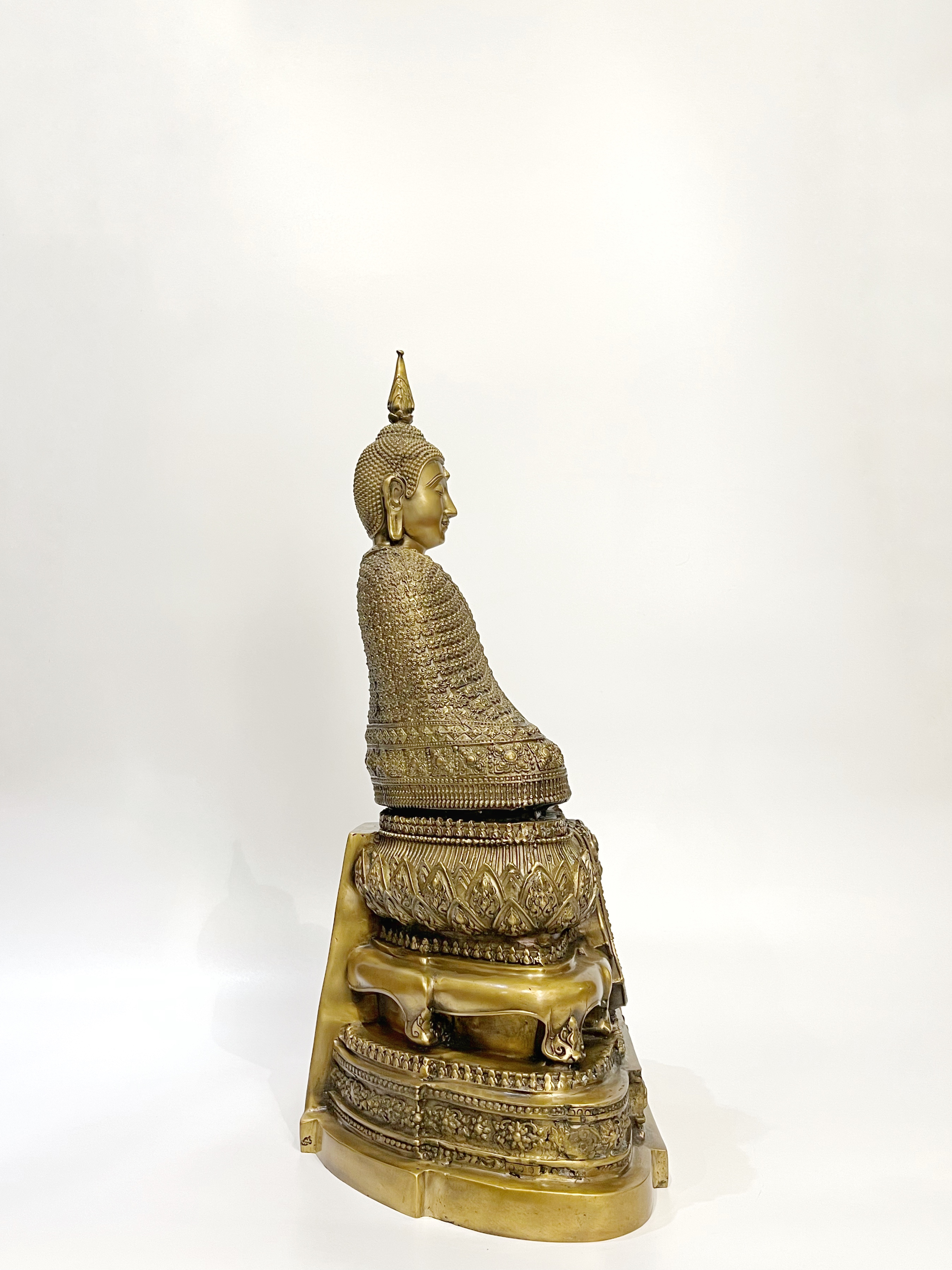 พระแก้วมรกต ทรงเครื่องฤดูหนาว หน้าตัก 9 นิ้ว