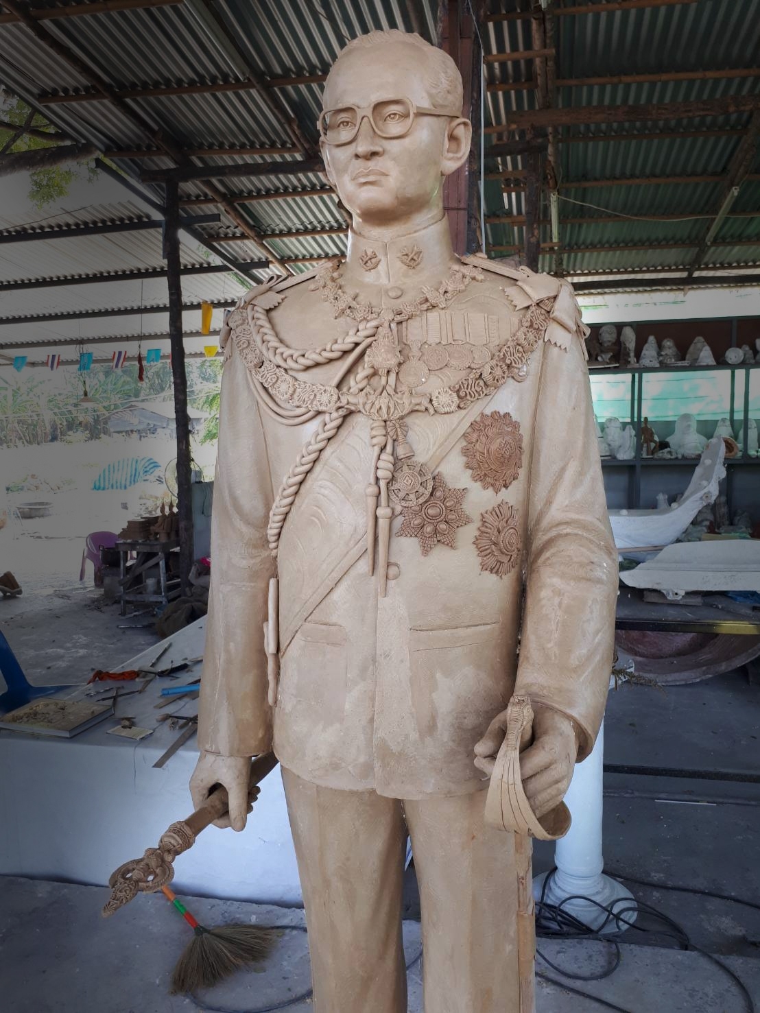 รัชกาลที่ 9 เต็มองค์ (ขนาดเท่าจริง)
