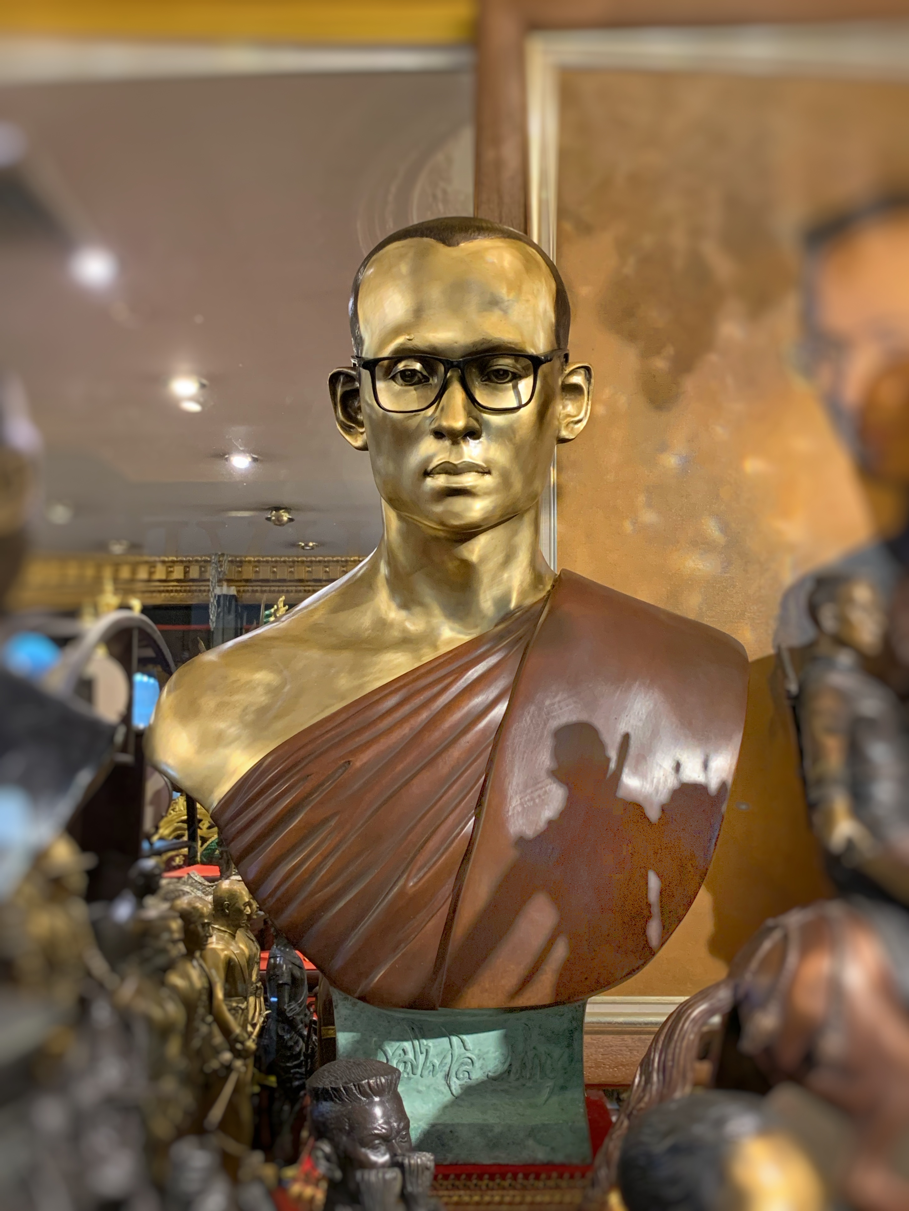 รัชกาลที่ 9 ทรงผนวช ครึ่งพระองค์ (ขนาดเท่าครึ่ง)
