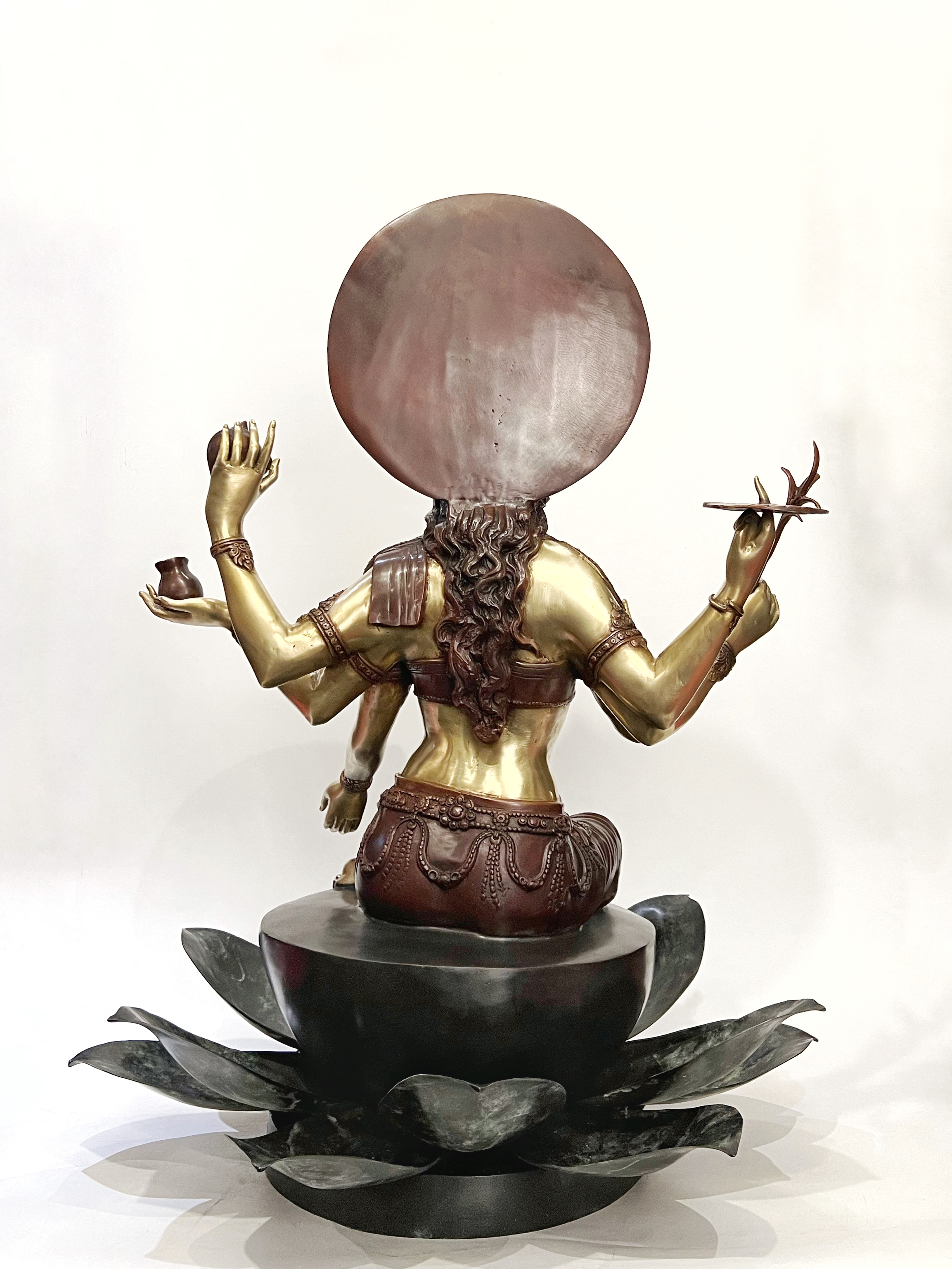 พระแม่ลักษมี หน้าตัก 16 นิ้ว