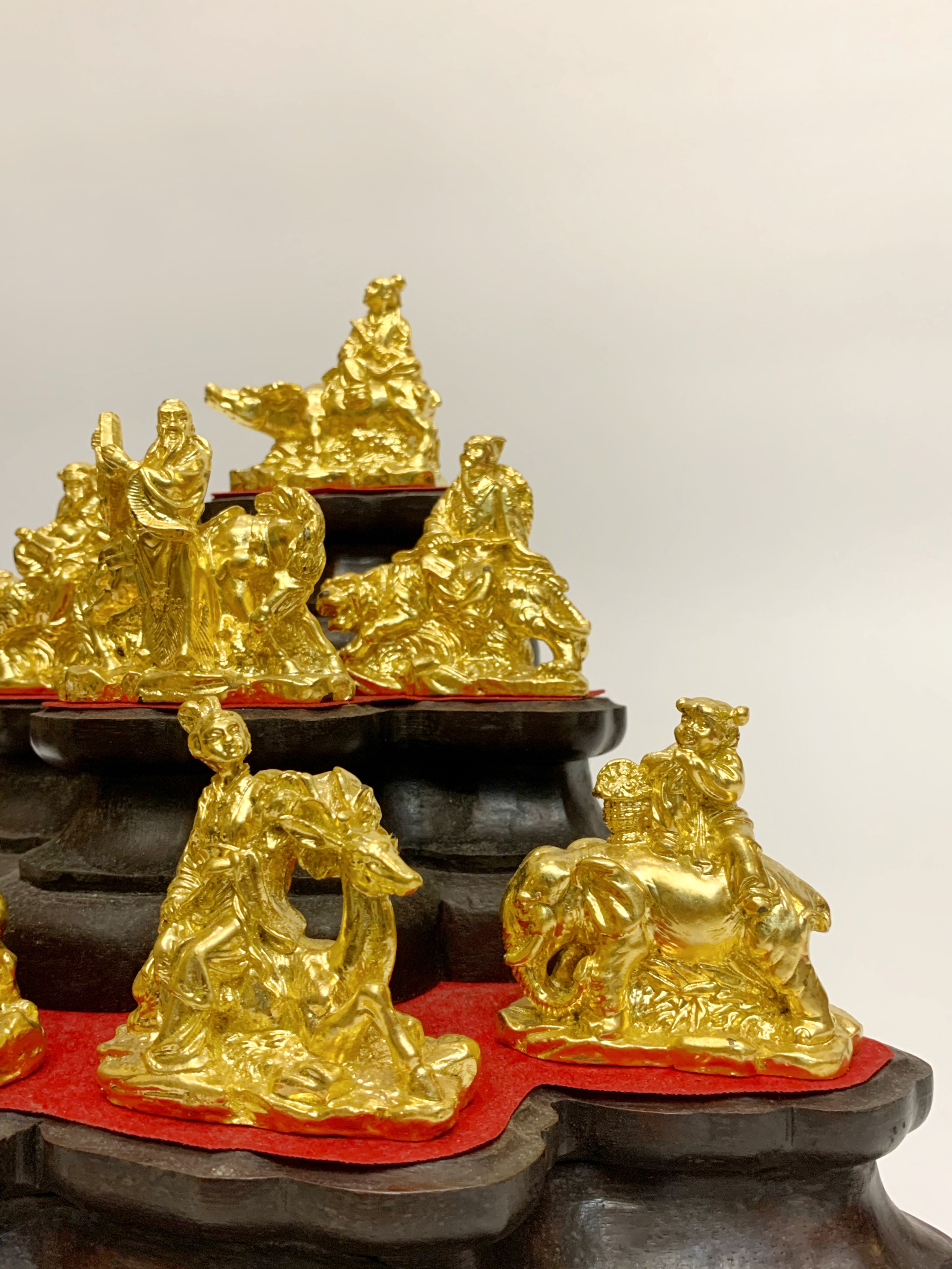 ชุด แปดเซียน พร้อมฐานไม้มะค่า