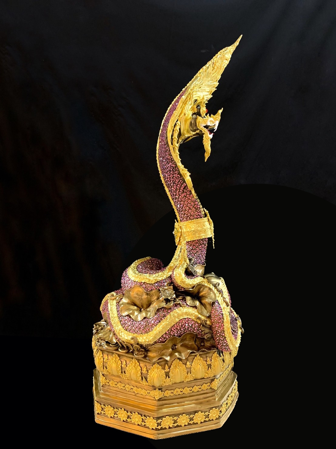 พญานาค สูง 149 cm.