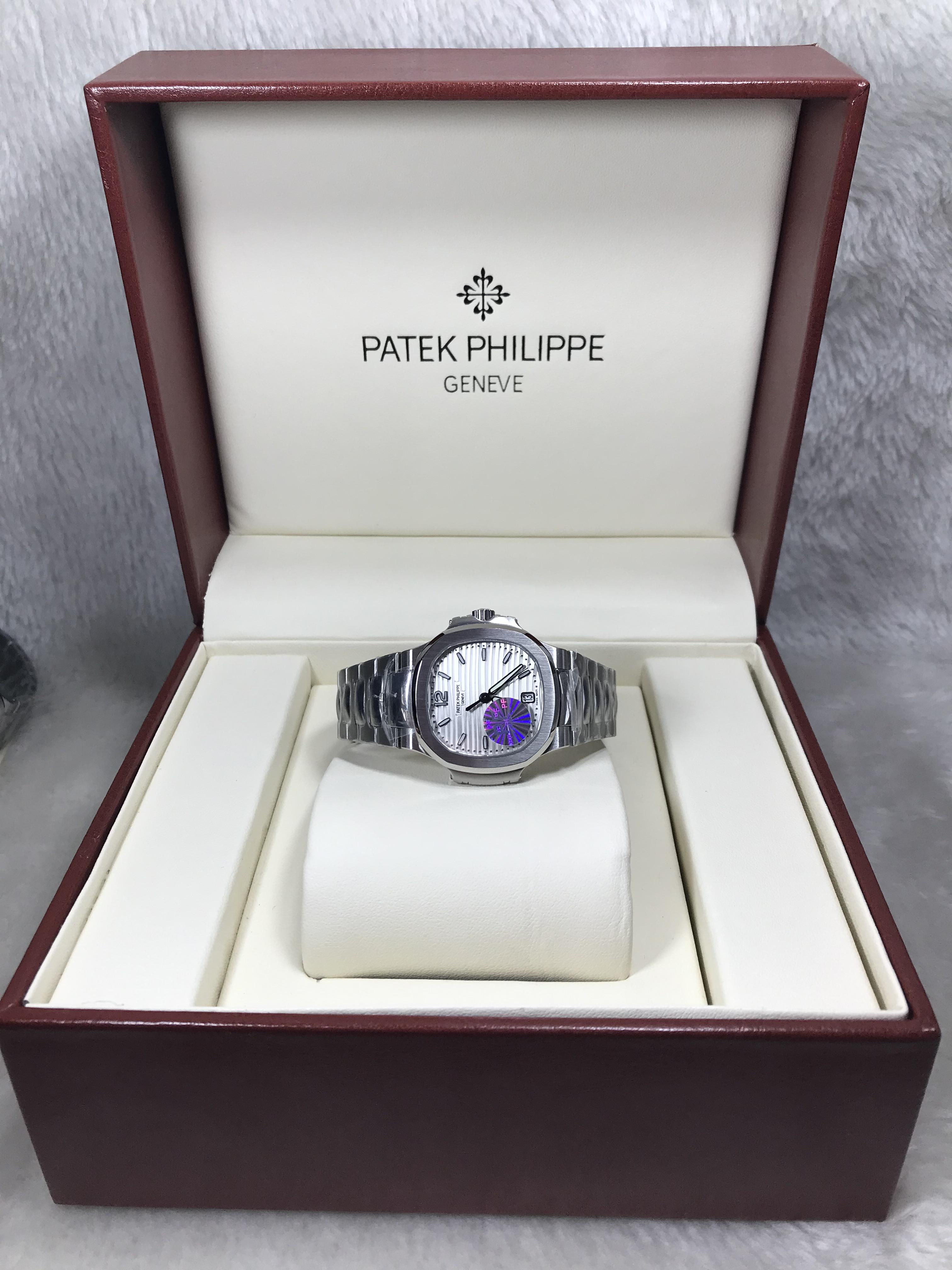 Patek Philippe Nautilus 7118/1A (Swiss PF)