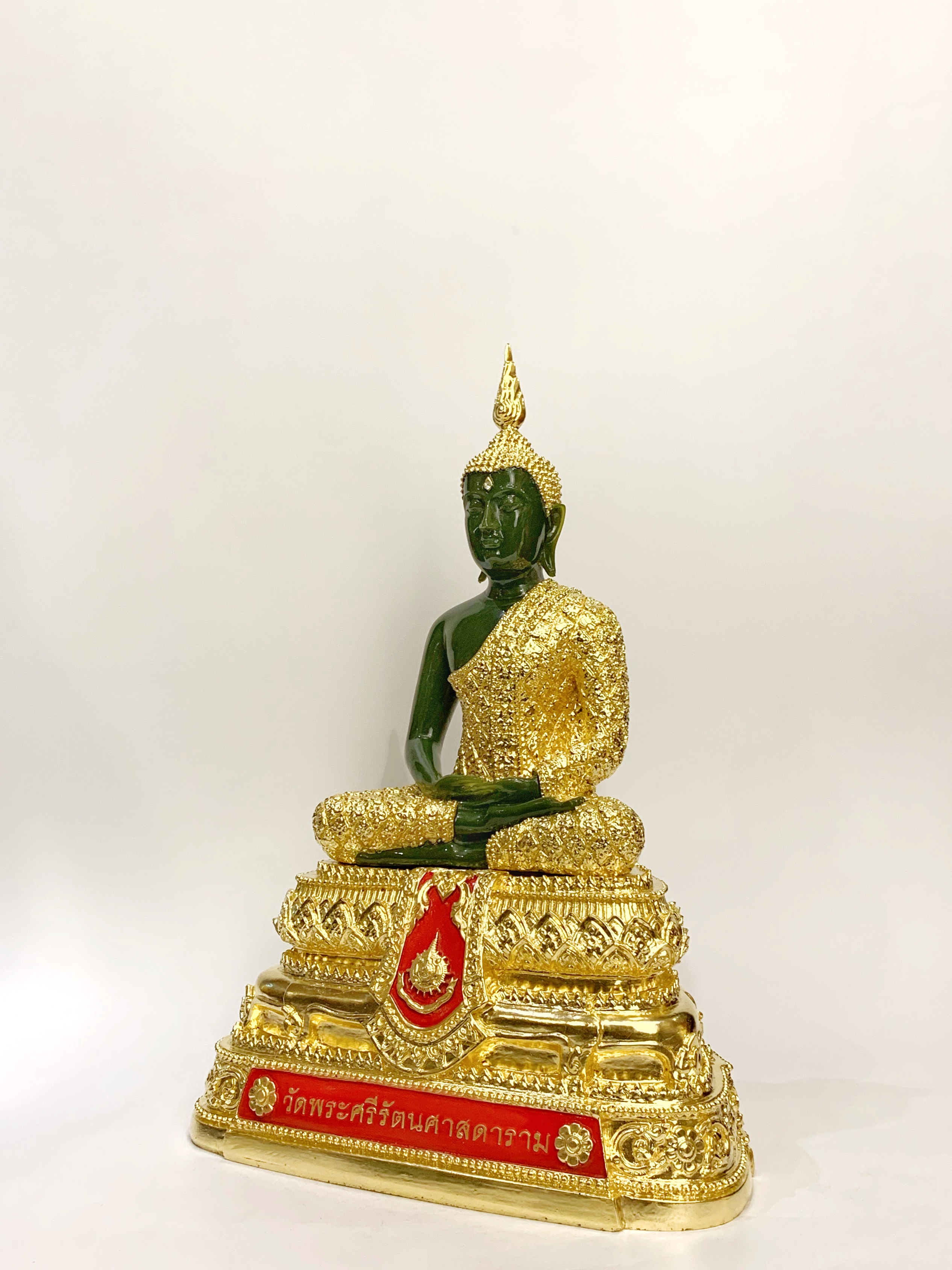 พระแก้วมรกต 3 ฤดู หน้าตัก 9 นิ้ว