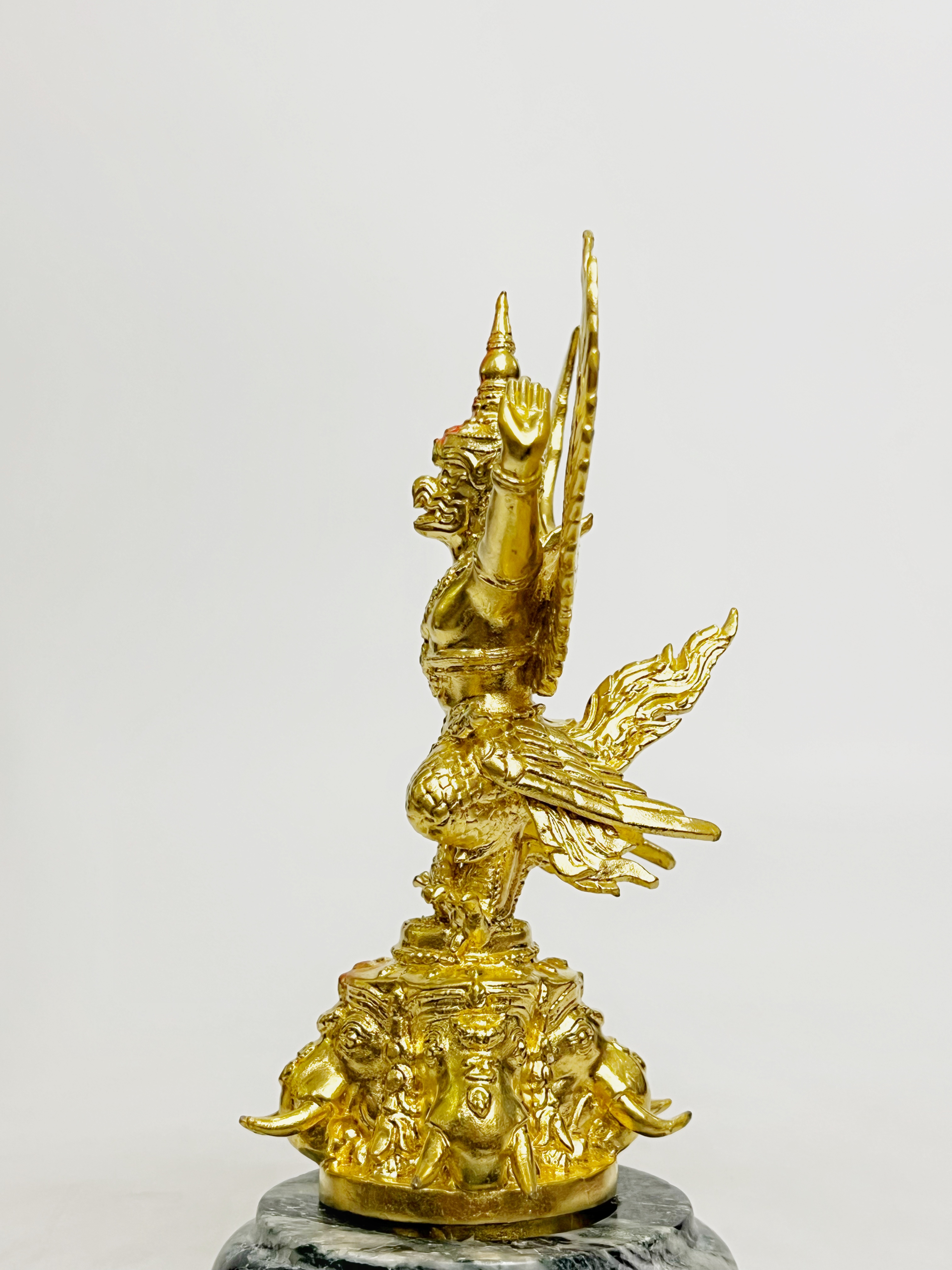 พญาครุฑ องค์บูชา รุ่น มหาเศรษฐี สูง 8 นิ้ว (ขนาดกลาง)