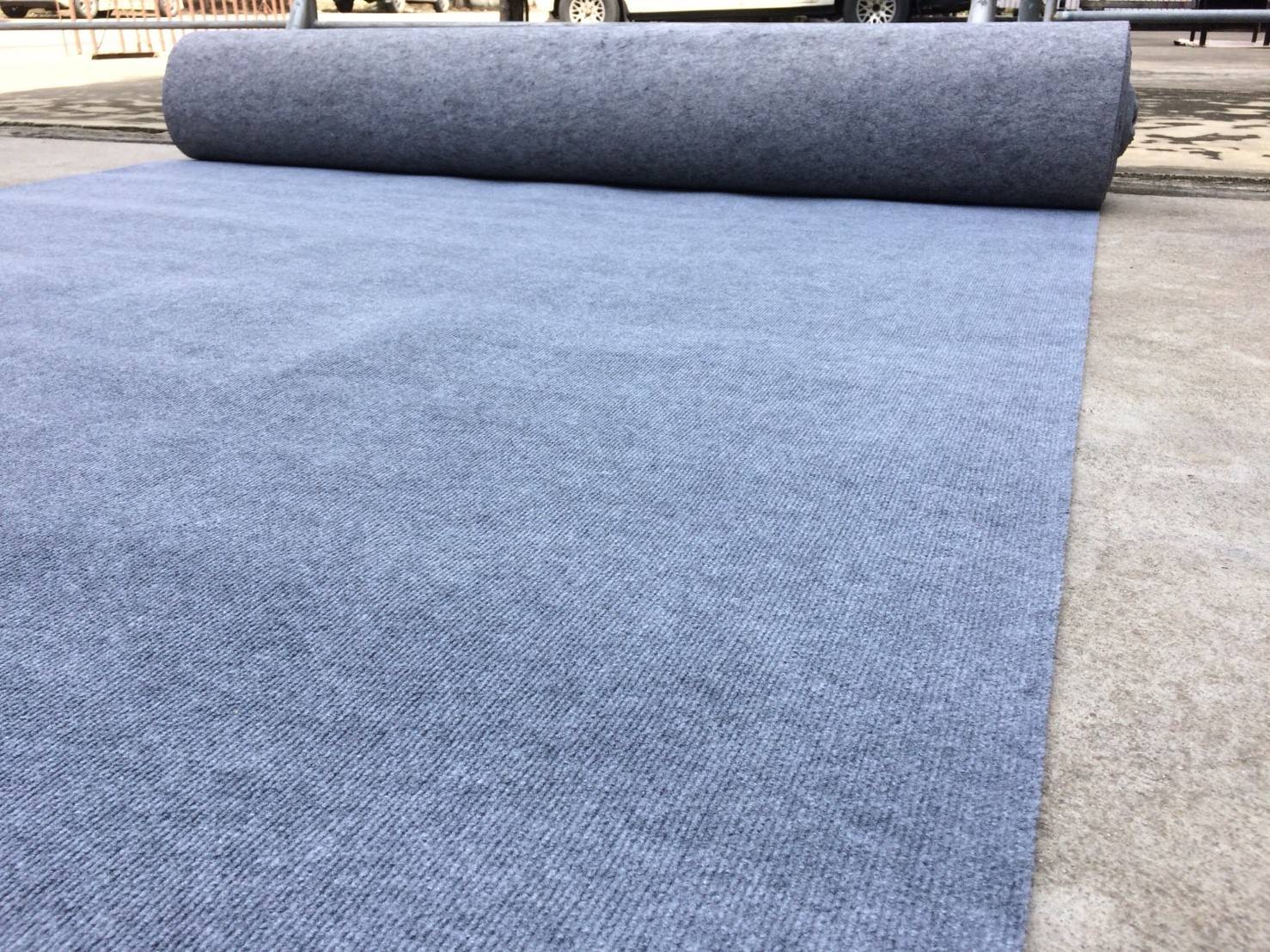 พรมลูกฟูก หรือพรมปูวัด สีเทาควันบุหรี่ 018 หนา 4-6 มิล