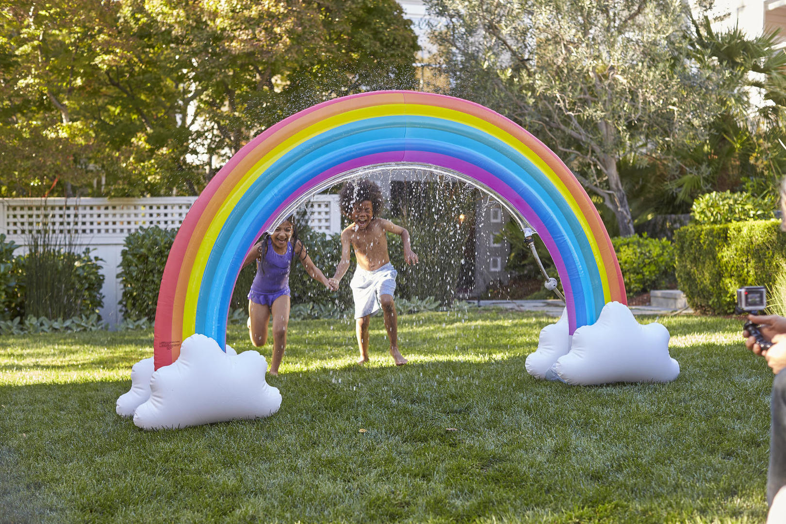 เป่าลมสายรุ้ง พ่นน้ำ Inflatable Rainbow Cloud Water Spray Toy