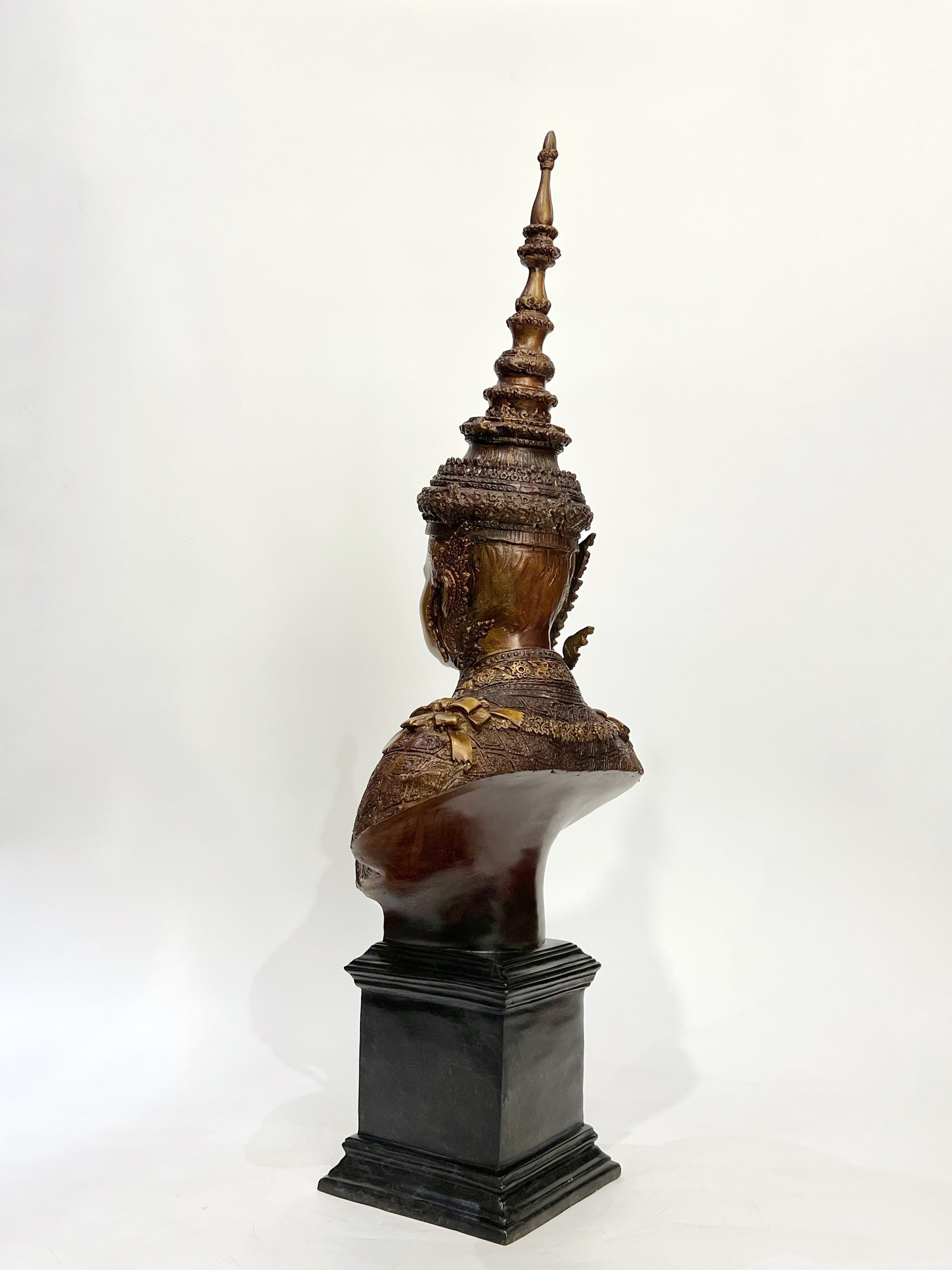 รัชกาลที่ 5 ครึ่งพระองค์ (ทรงพระมหาพิชัยมงกุฎ)