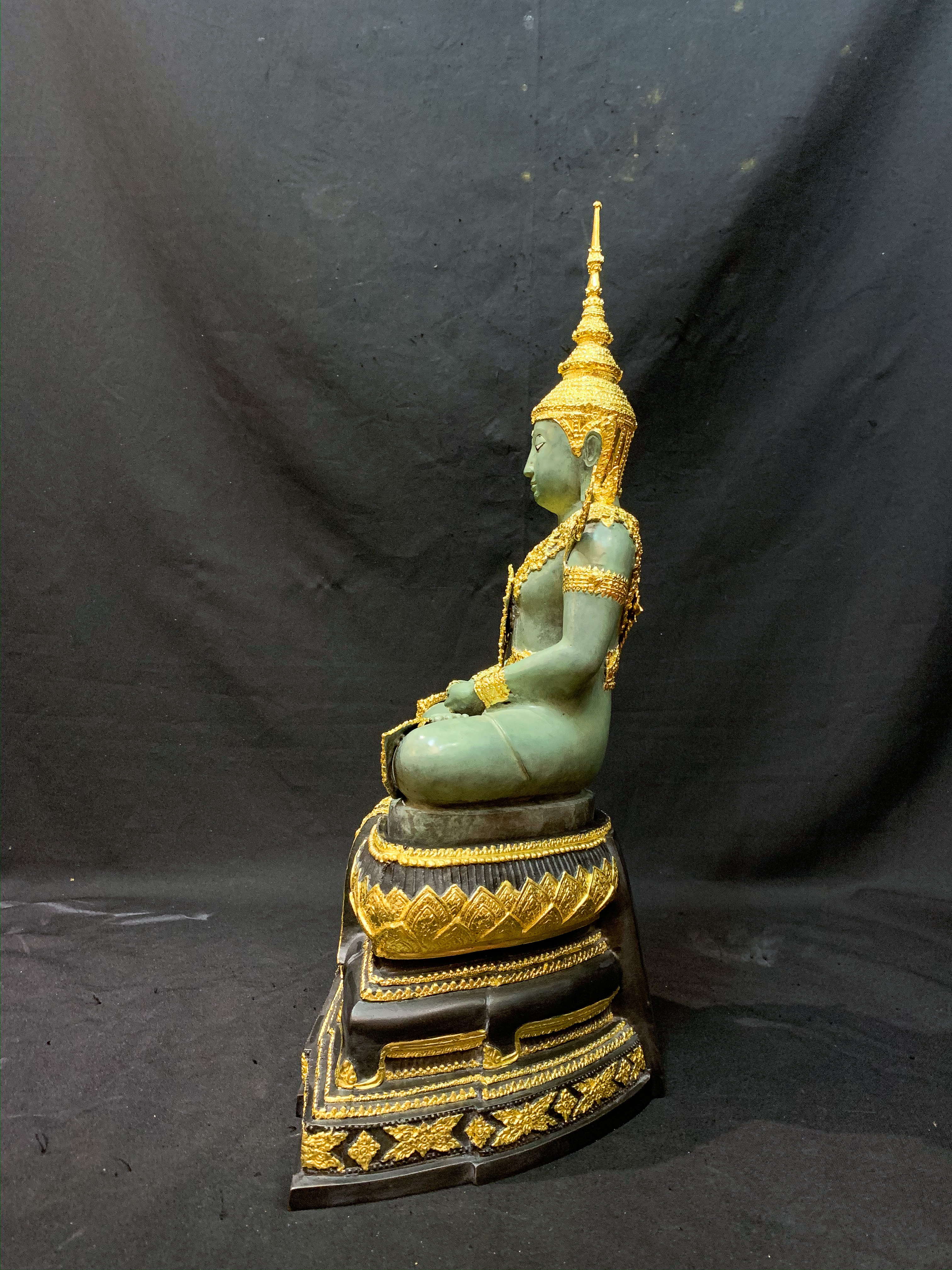 พระแก้วมรกต ทรงเครื่องฤดูร้อน หน้าตัก 9 นิ้ว