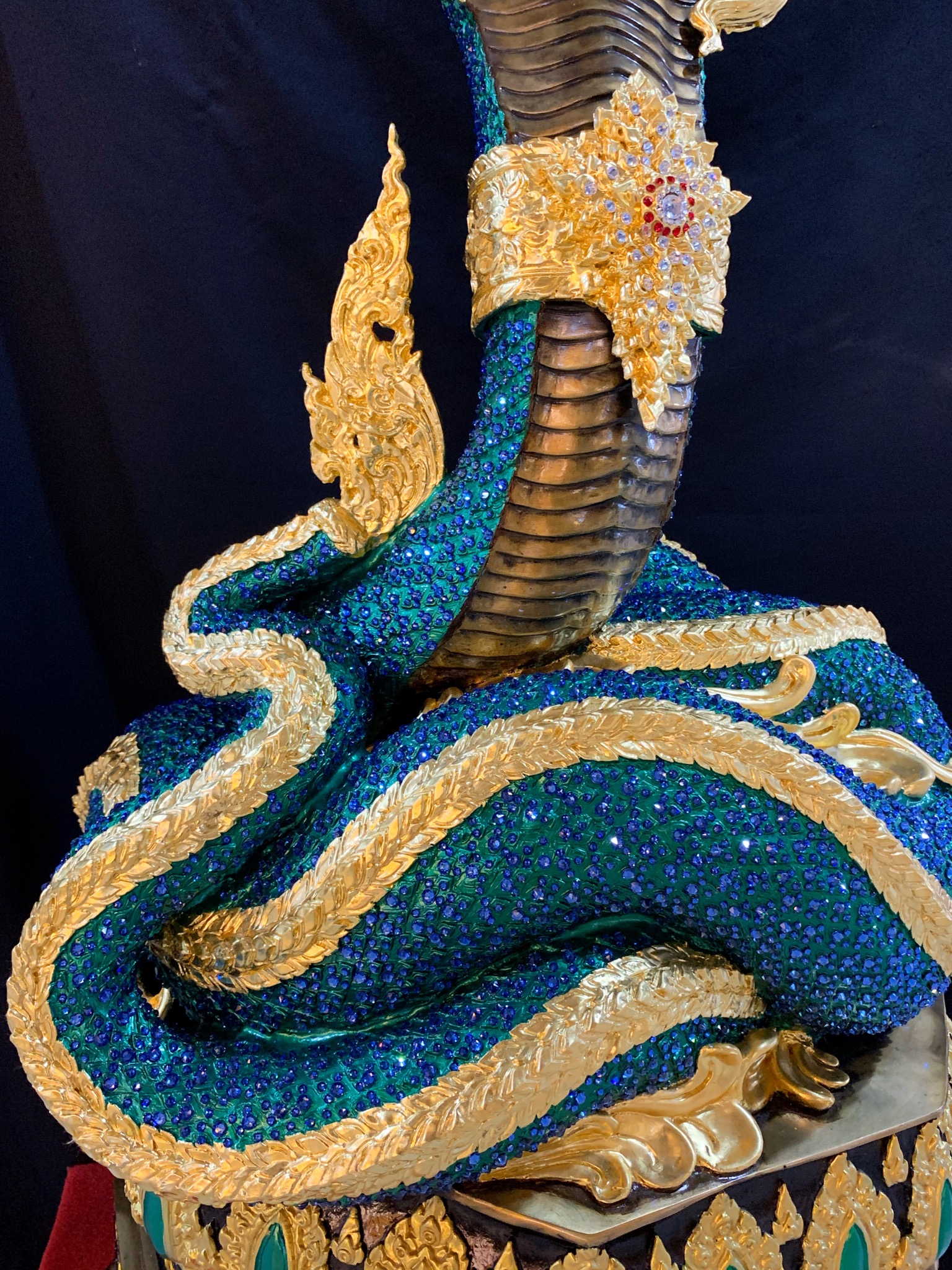 พญานาค สูง 159 cm.