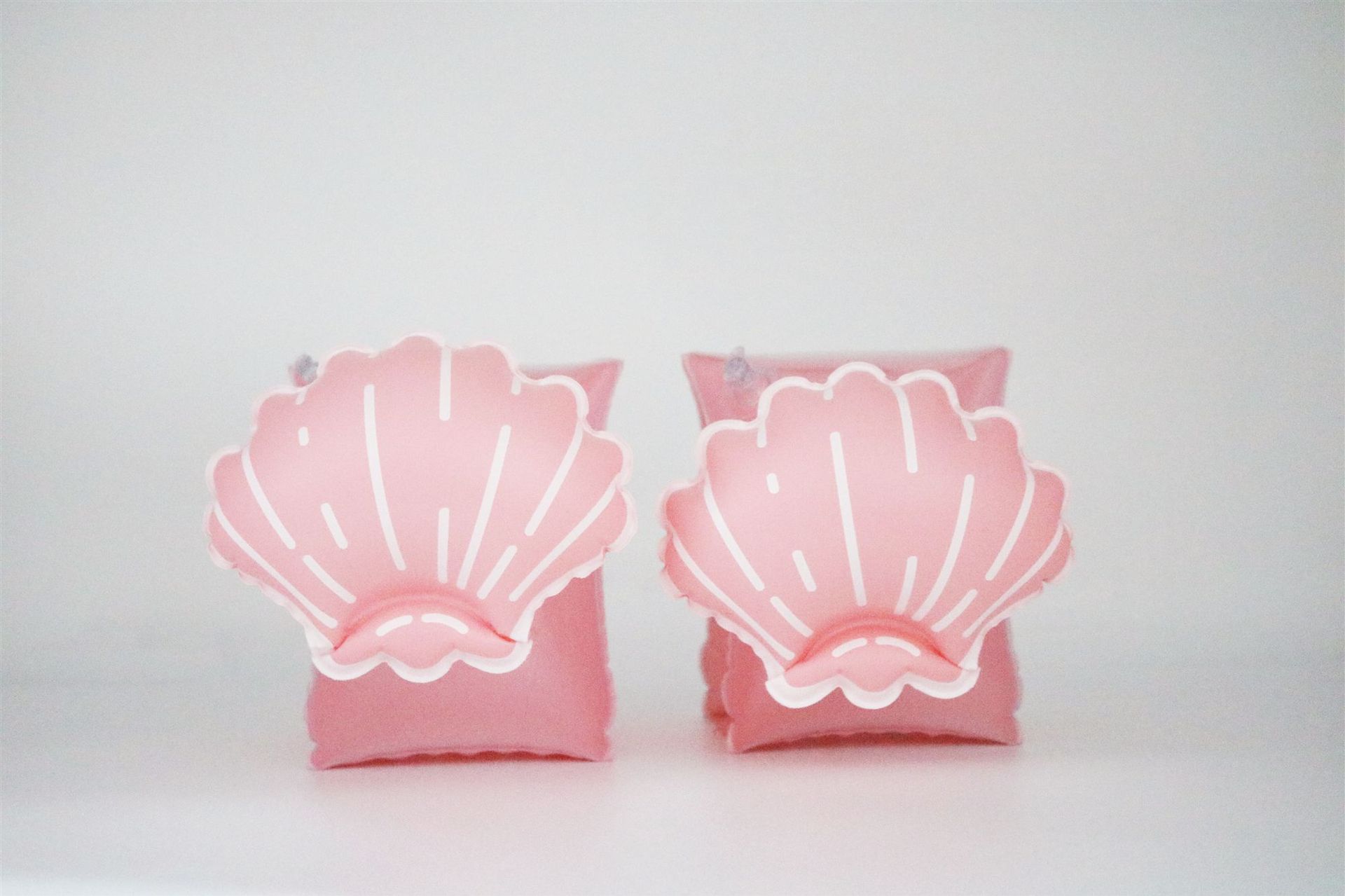 ปลอกแขนว่ายน้ำสำหรับเด็ก ลายหอยมุก สีชมพู Inflatable Pink Pearl Arm Band for kid