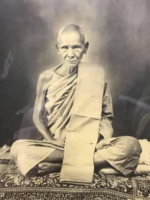 มีดหมอด้ามงาฝักงา หลวงพ่อเดิม วัดหนองโพธิ์