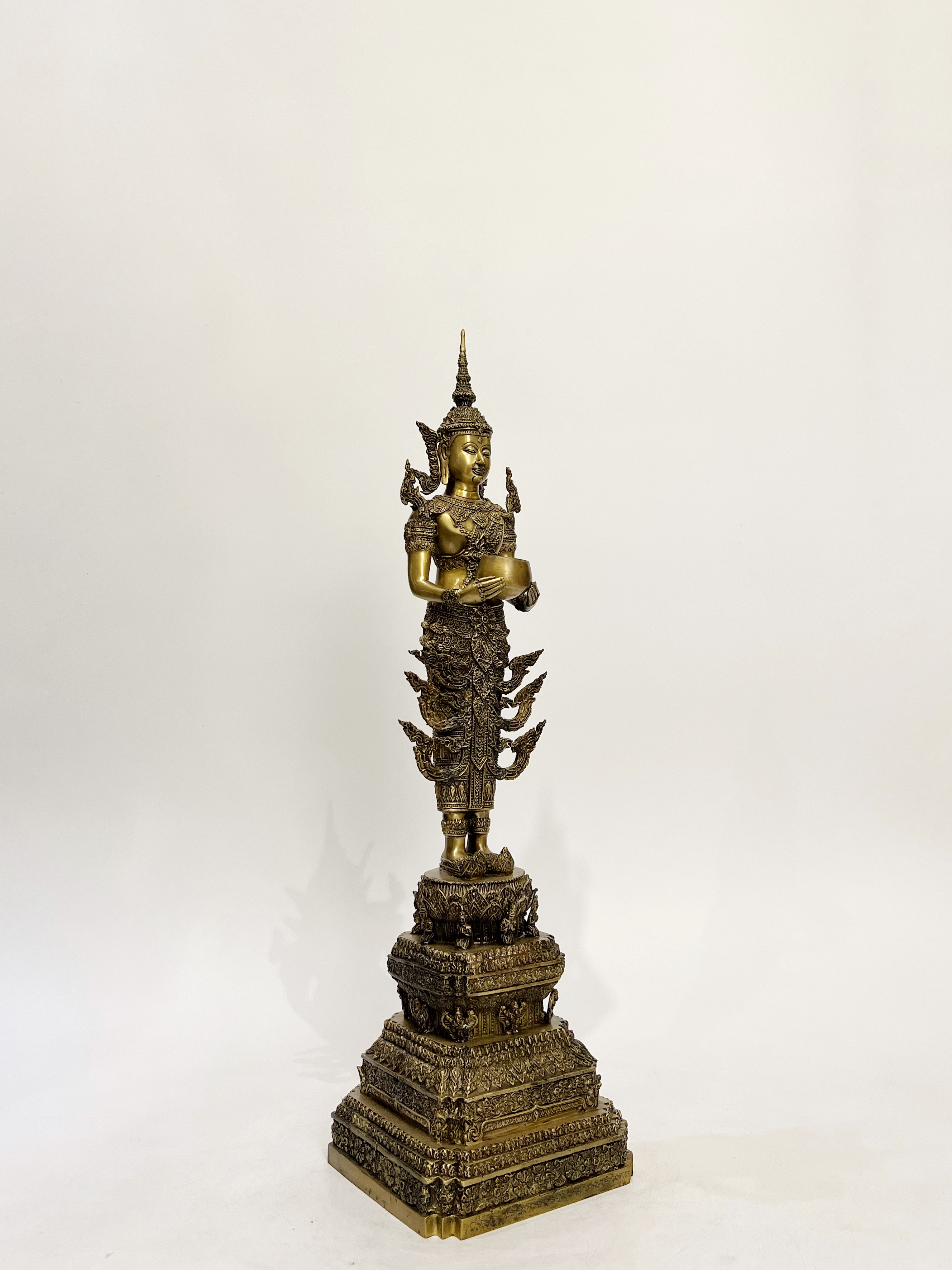 พระพุทธรูป พร้อม เทวรูป ทรงเครื่องจักพรรดิ์ หน้าตัก 5 นิ้ว (รวม 8 องค์)