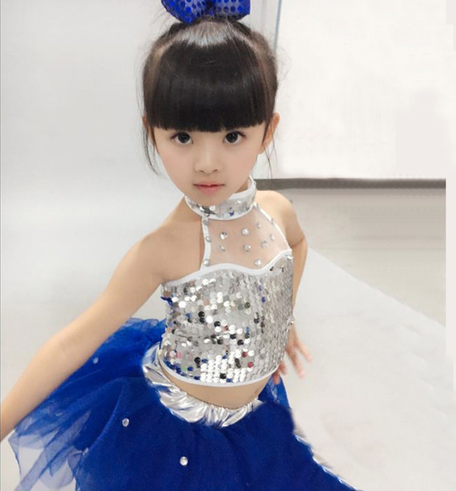 ชุดแฟนซีเด็ก ชุดเชียร์เด็ก ชุดแดนซ์เซอร์เด็ก กีฬาสีเด็ก สีน้ำเงิน คล้องคอ กระโปรงฟู