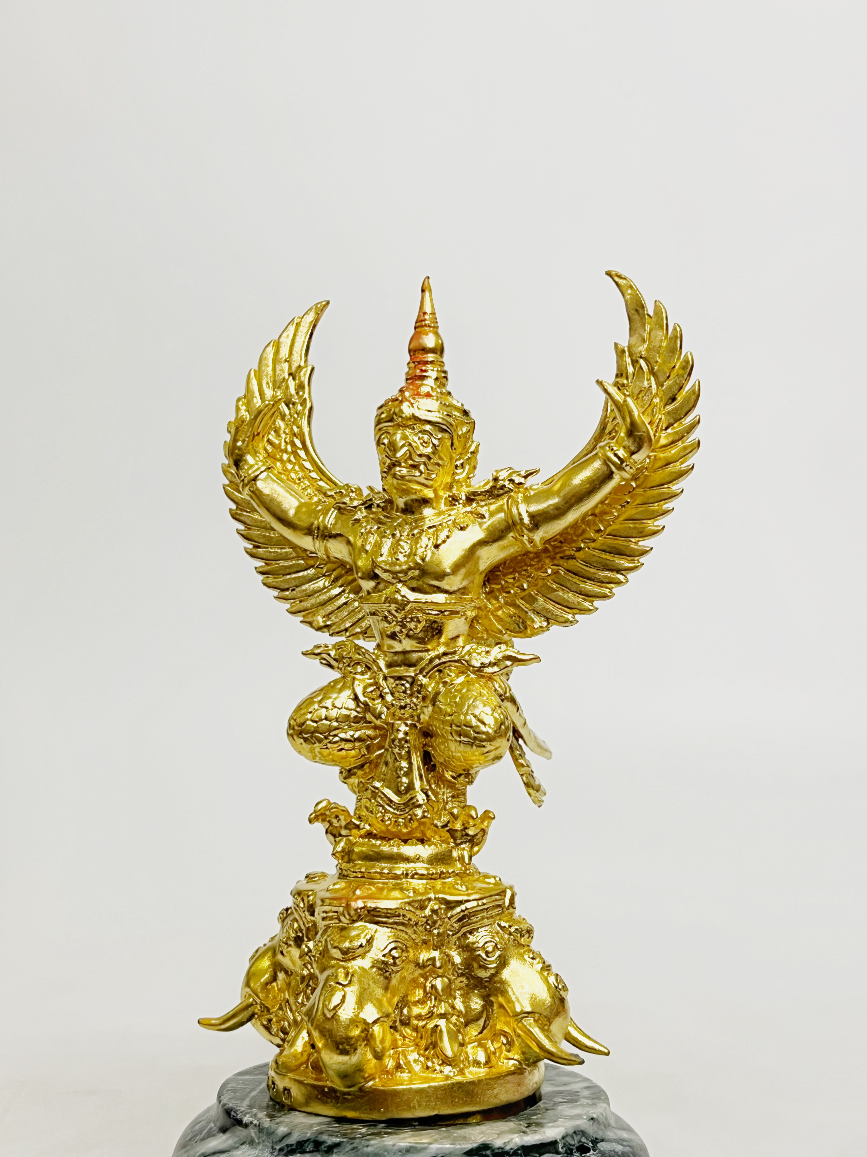 พญาครุฑ องค์บูชา รุ่น มหาเศรษฐี สูง 8 นิ้ว (ขนาดกลาง)