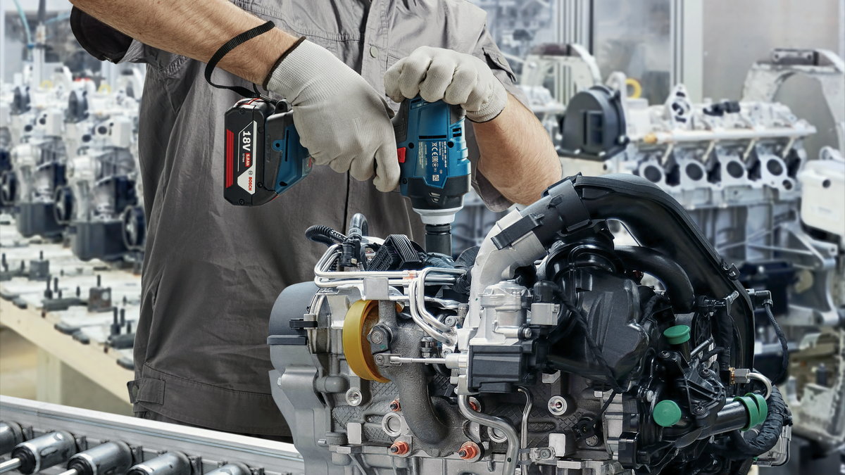 BOSCH รุ่น GDS 18V-400 บล็อกกระแทกไร้สาย 1/2 นิ้ว (เครื่องเปล่า)