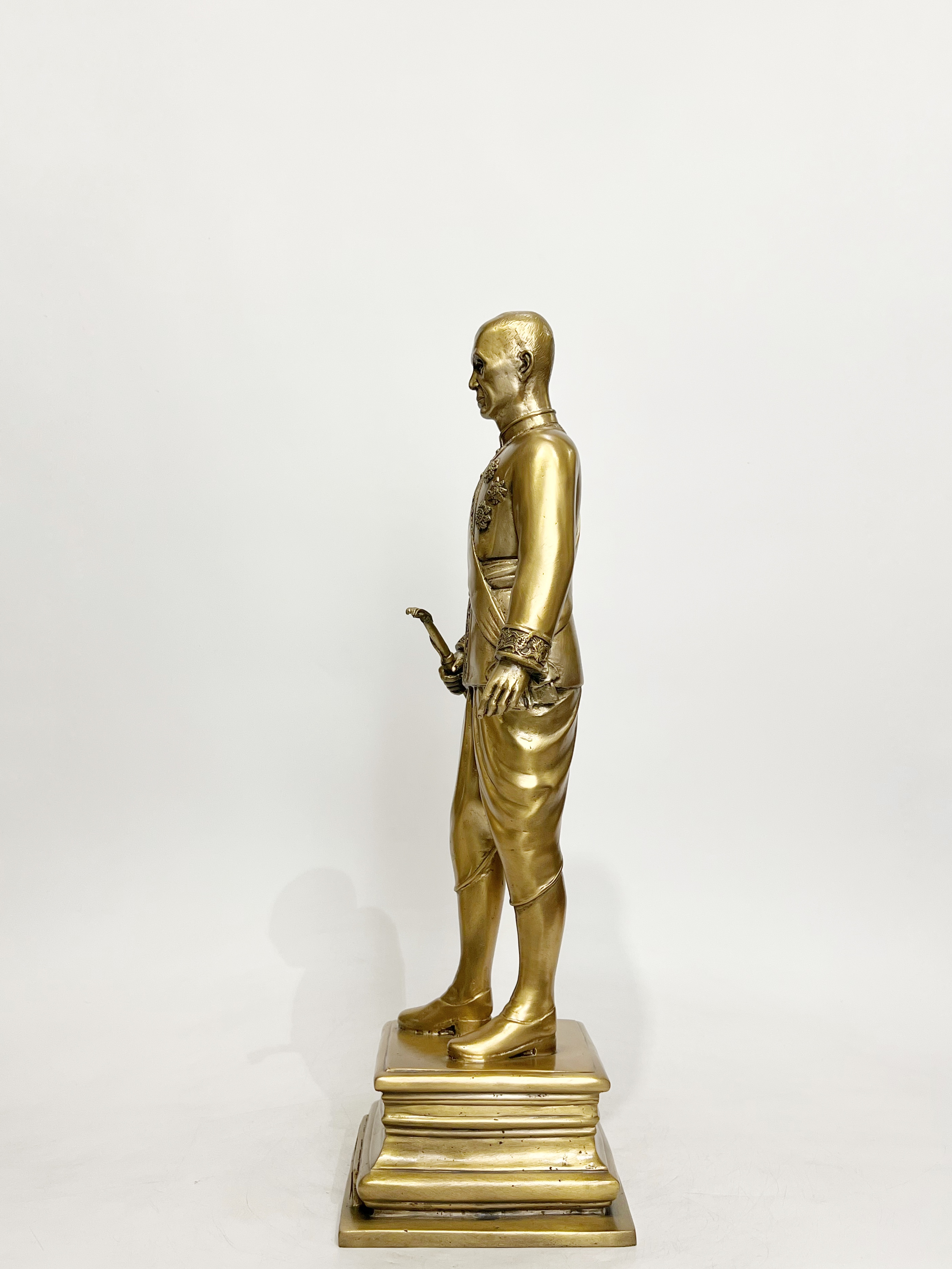 รัชกาลที่ 4 หน้าตัก 9 นิ้ว