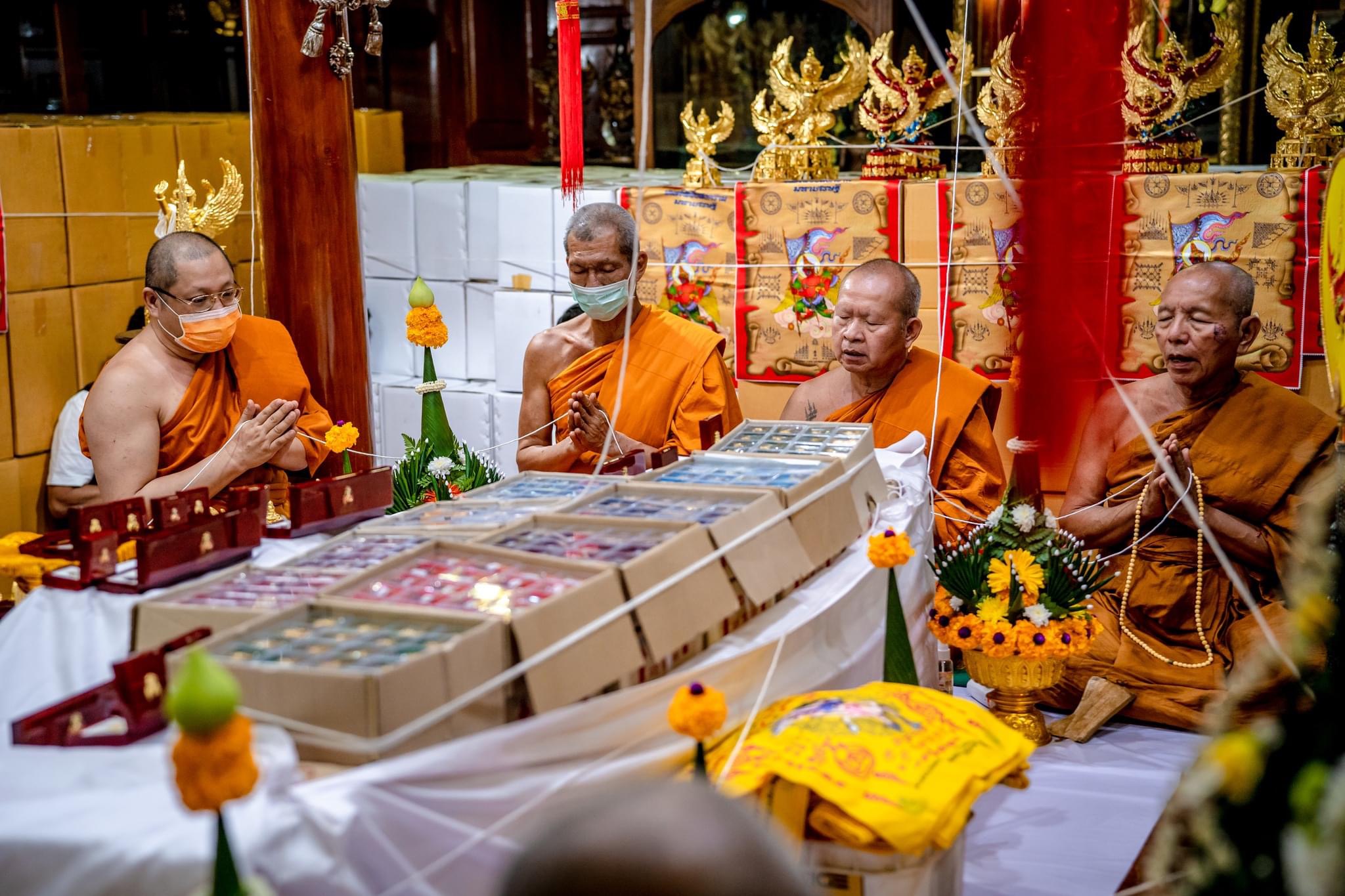 พญาครุฑ รุ่น เจริญพร (องค์บูชาพิมพ์ใหญ่)