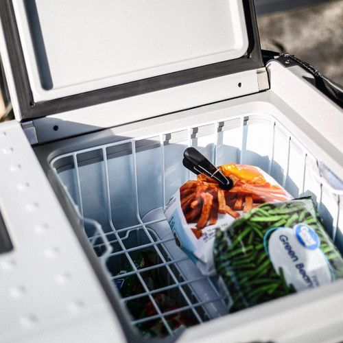 ตู้แช่แข็งพกพา Dometic CFX75DZW Portable Fridge/Freezer
