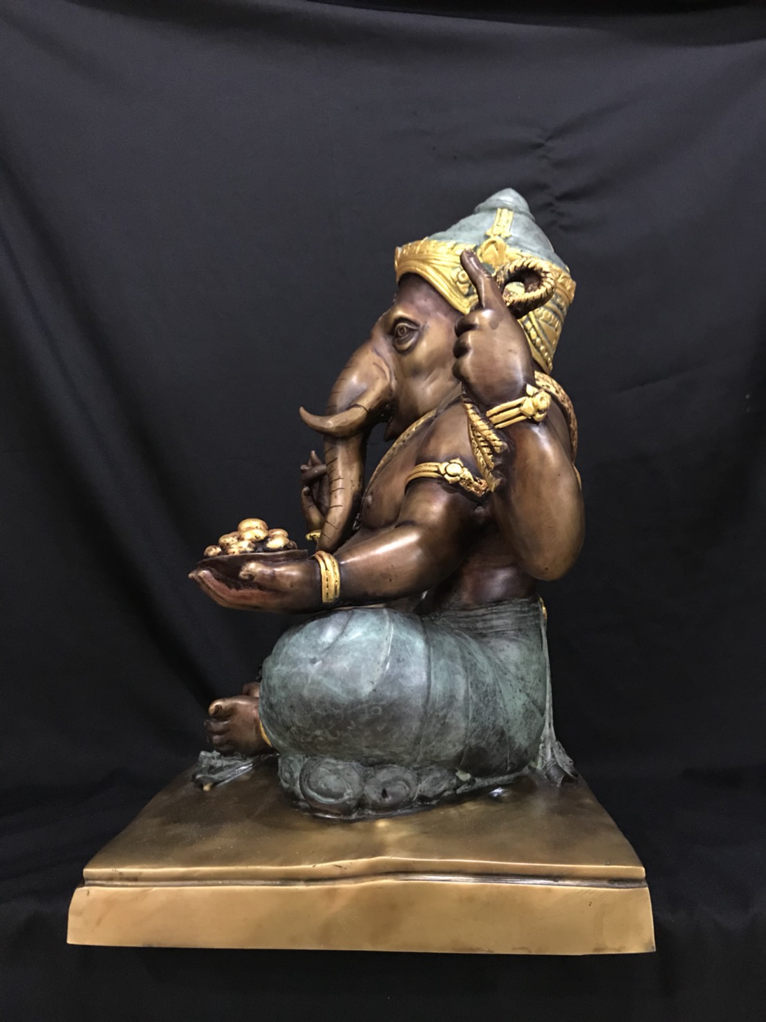 พระพิฆเนศ ปางเอกทันตะ หน้าตัก 16 นิ้ว (ฐานเหลี่ยม)