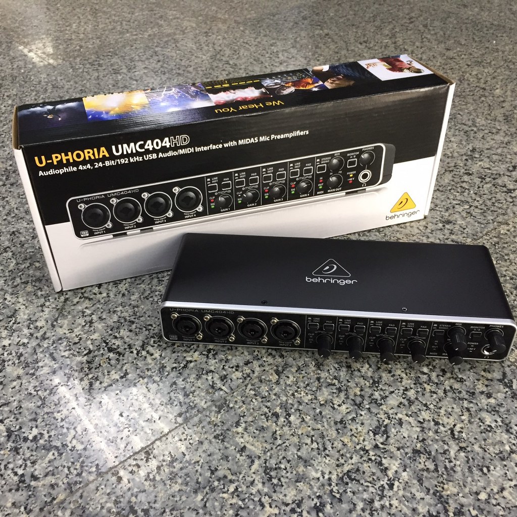 BEHRINGER U-PHORIA UMC404HD
