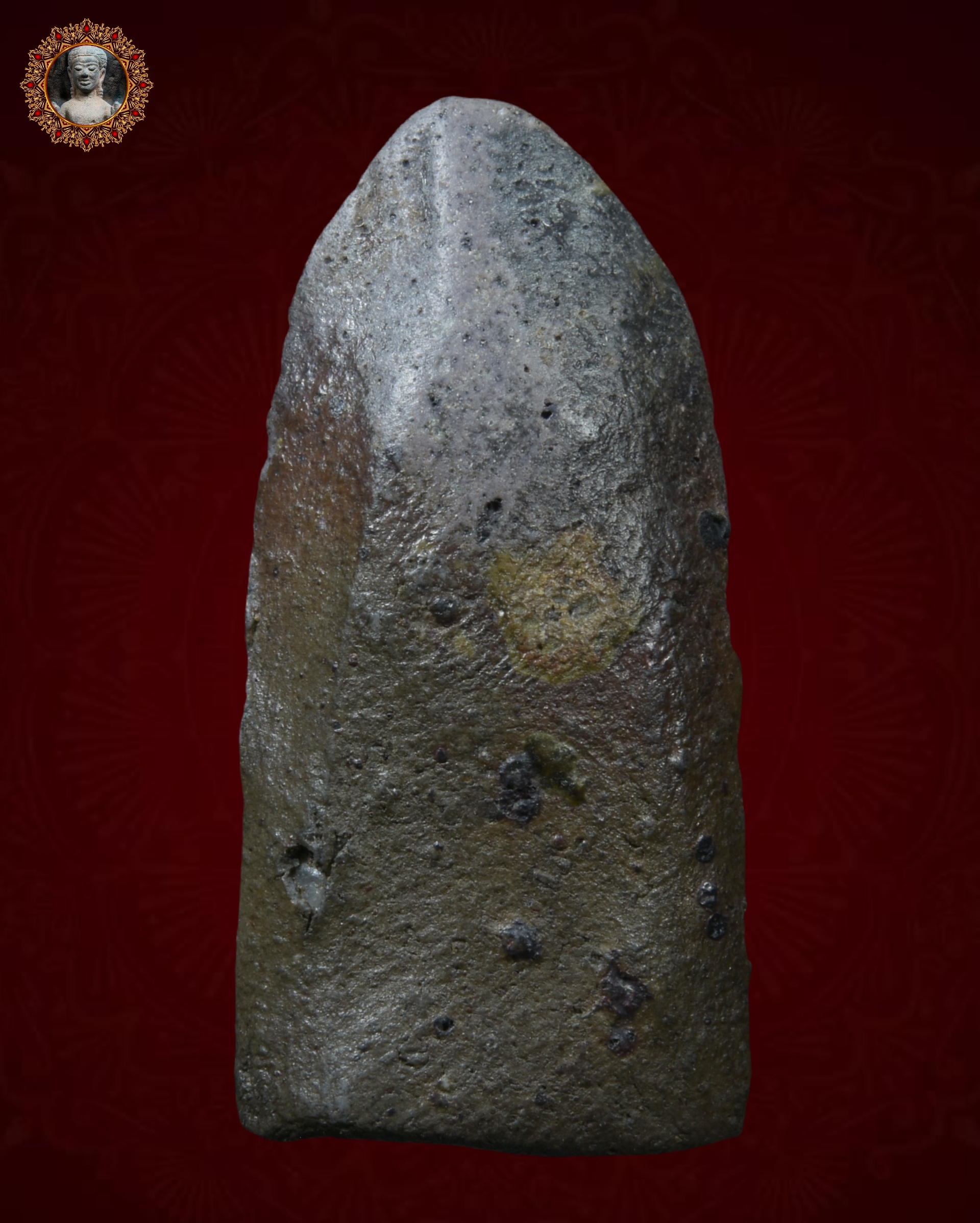 พระรอดพิมพ์ทรงเครื่อง เนื้อดิน