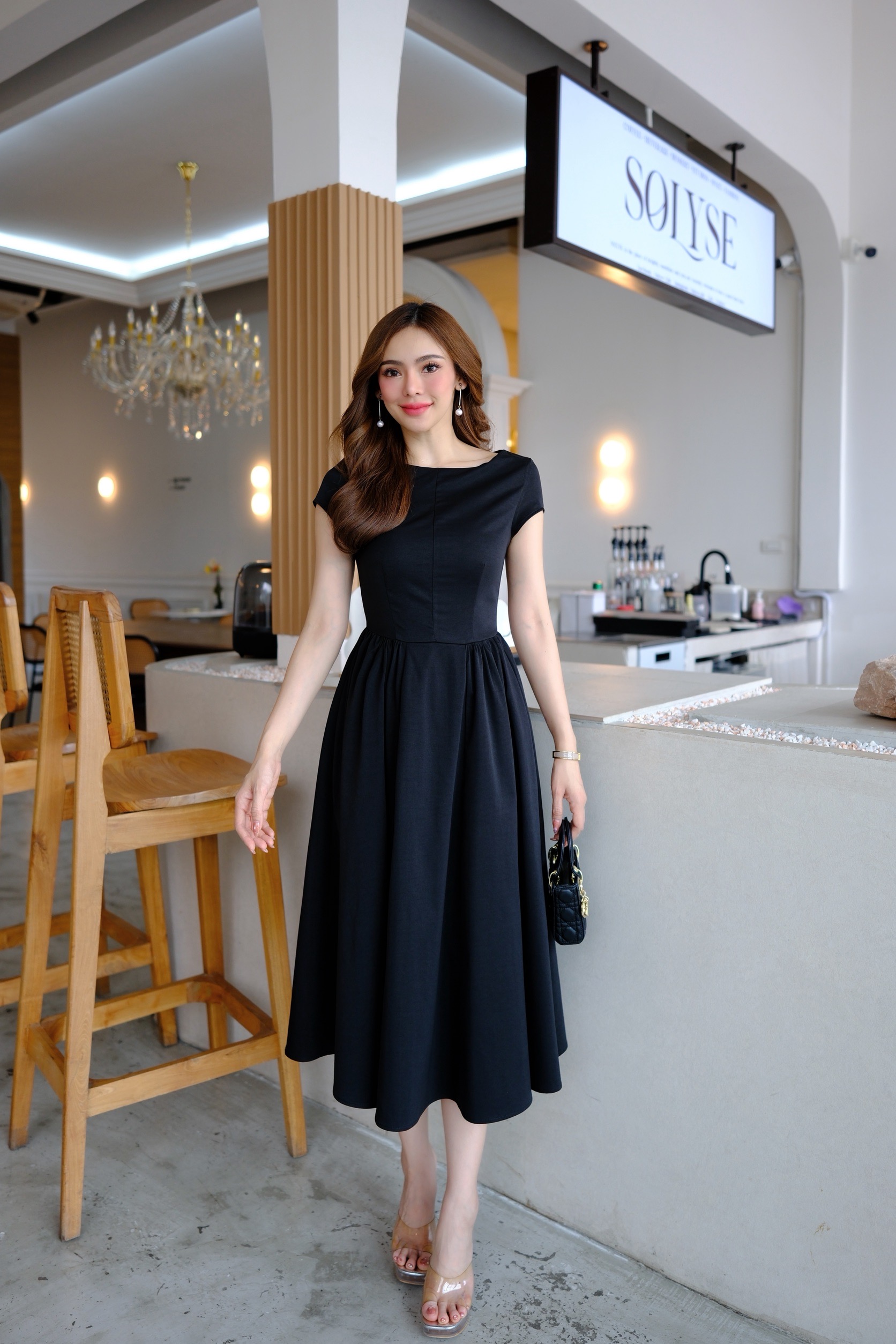 #5054 Iris Dress เดรสแขนเต่อ ทรงคอปาด ให้ลุคดูสวยแพงแบบเรียบหรู หุ่นสวย เนื้อผ้าฝ้ายผสมดีดลินิน