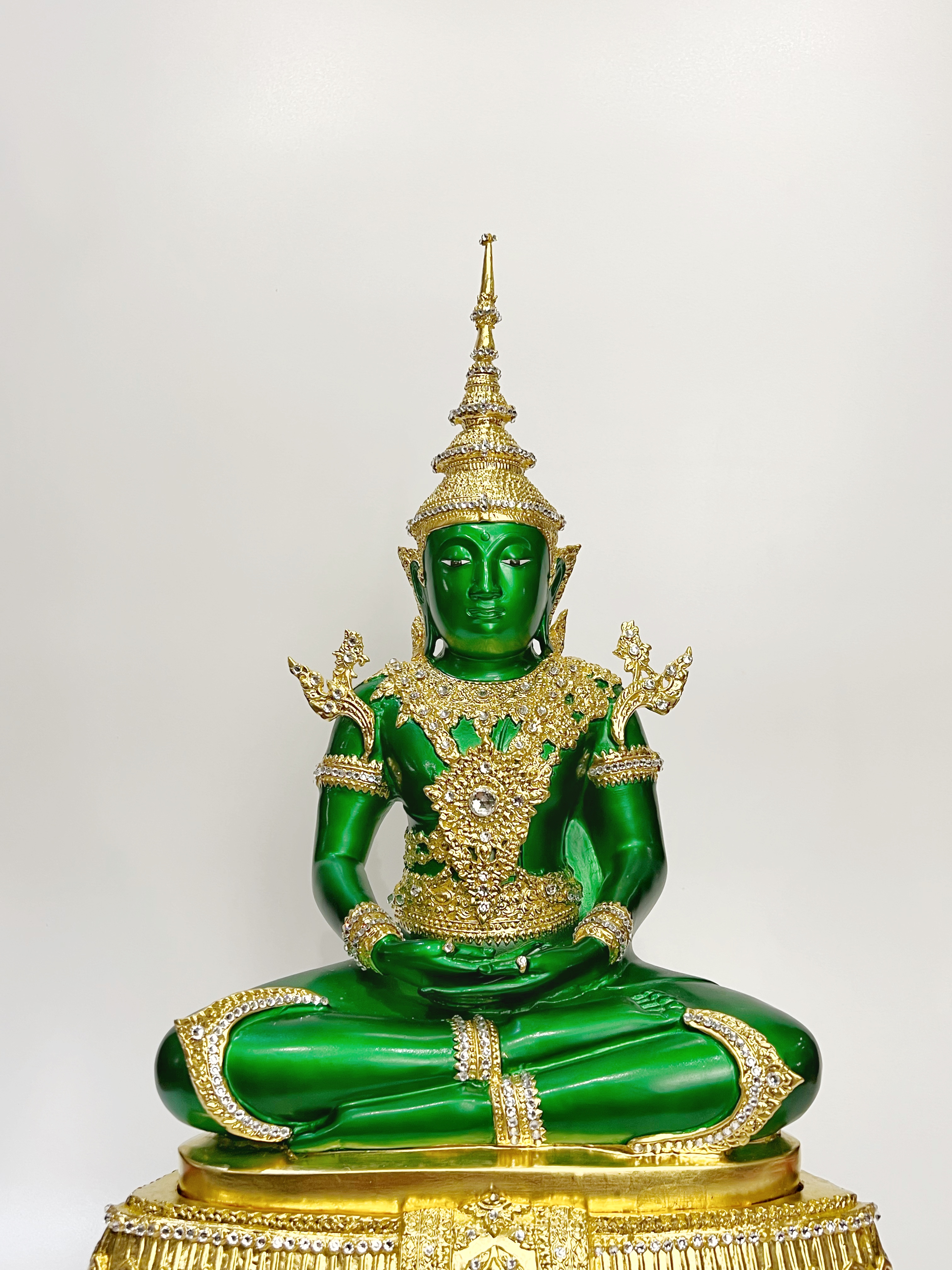 พระแก้วมรกต ทรงเครื่องฤดูร้อน หน้าตัก 9 นิ้ว