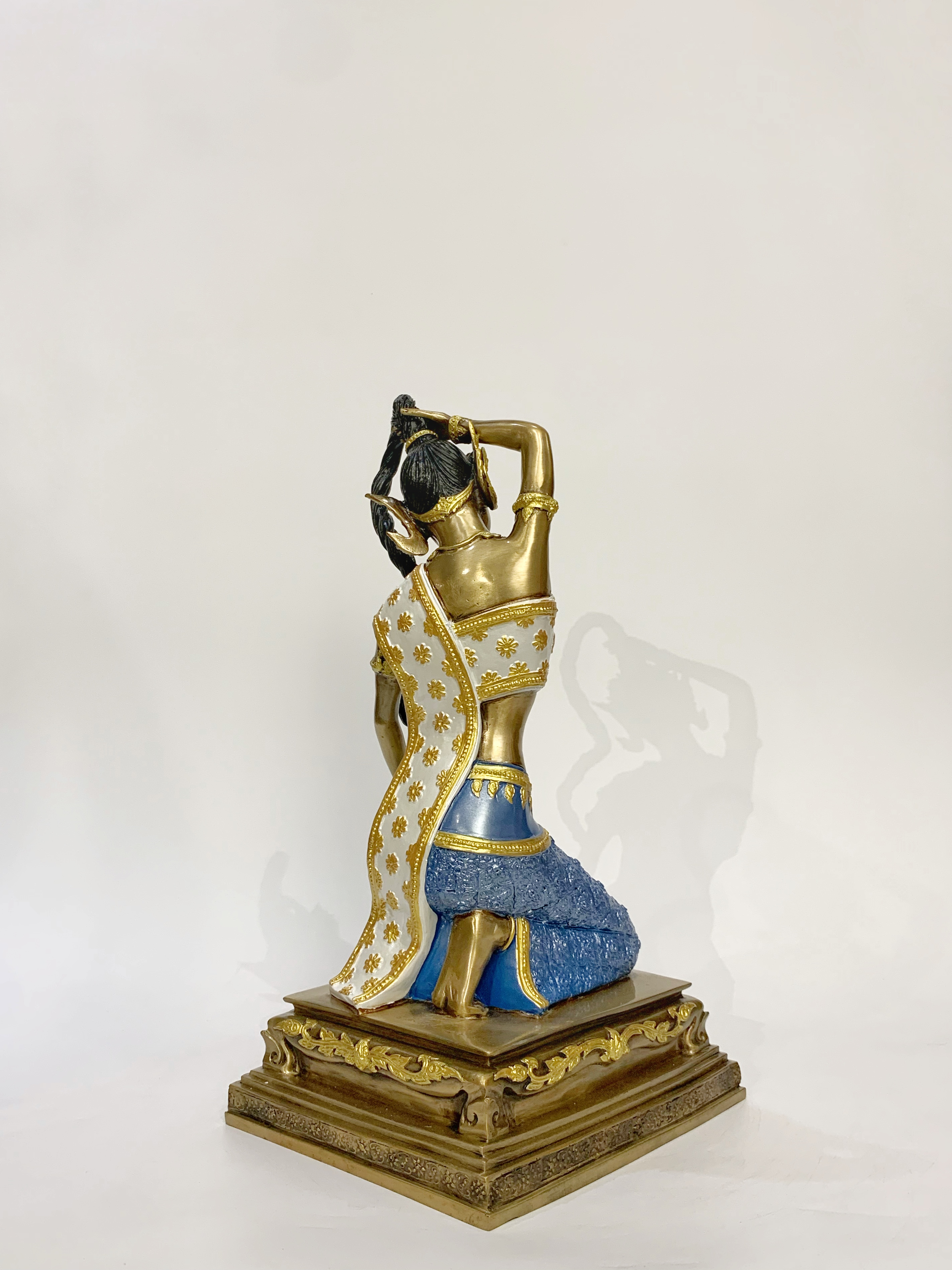 พระแม่ธรณีบีบมวยผม หน้าตัก 9 นิ้ว