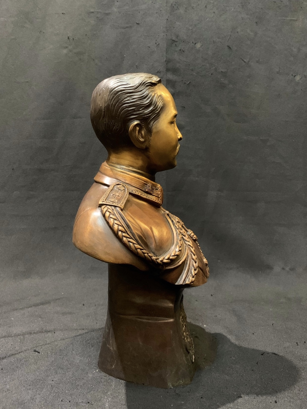 รัชกาลที่ 5 ครึ่งพระองค์ (ตราแผ่นดิน)