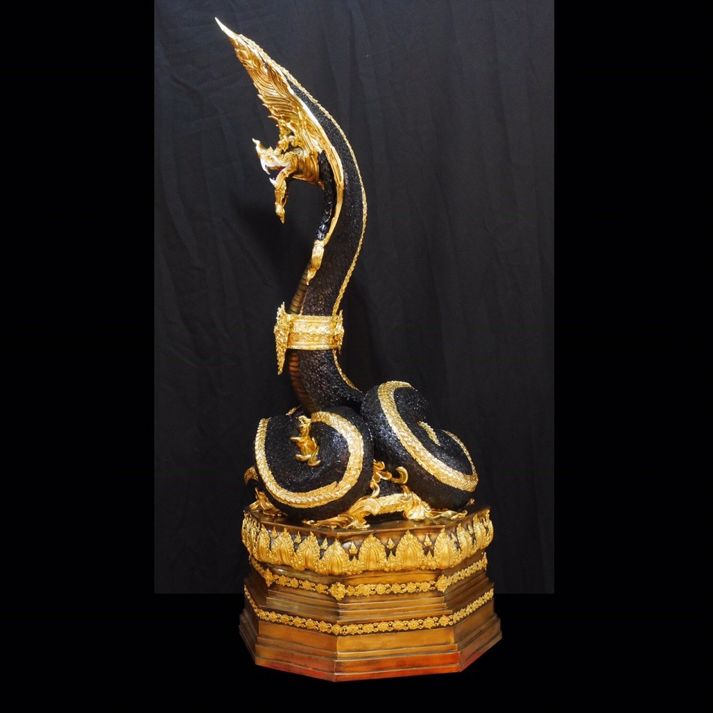 พญานาค สูง 159 cm.