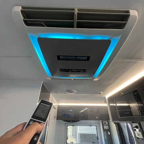แอร์หลังคา myCOOLMAN CCA3000 10,2000 BTU/h Inverter Air Conditioner