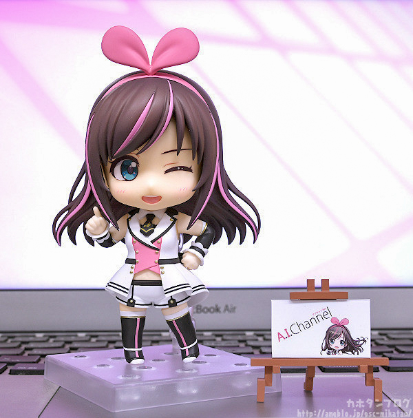 [In-Stock] Kizuna Ai 2019 Ver. - Nendoroid #1115 (Good Smile Company)