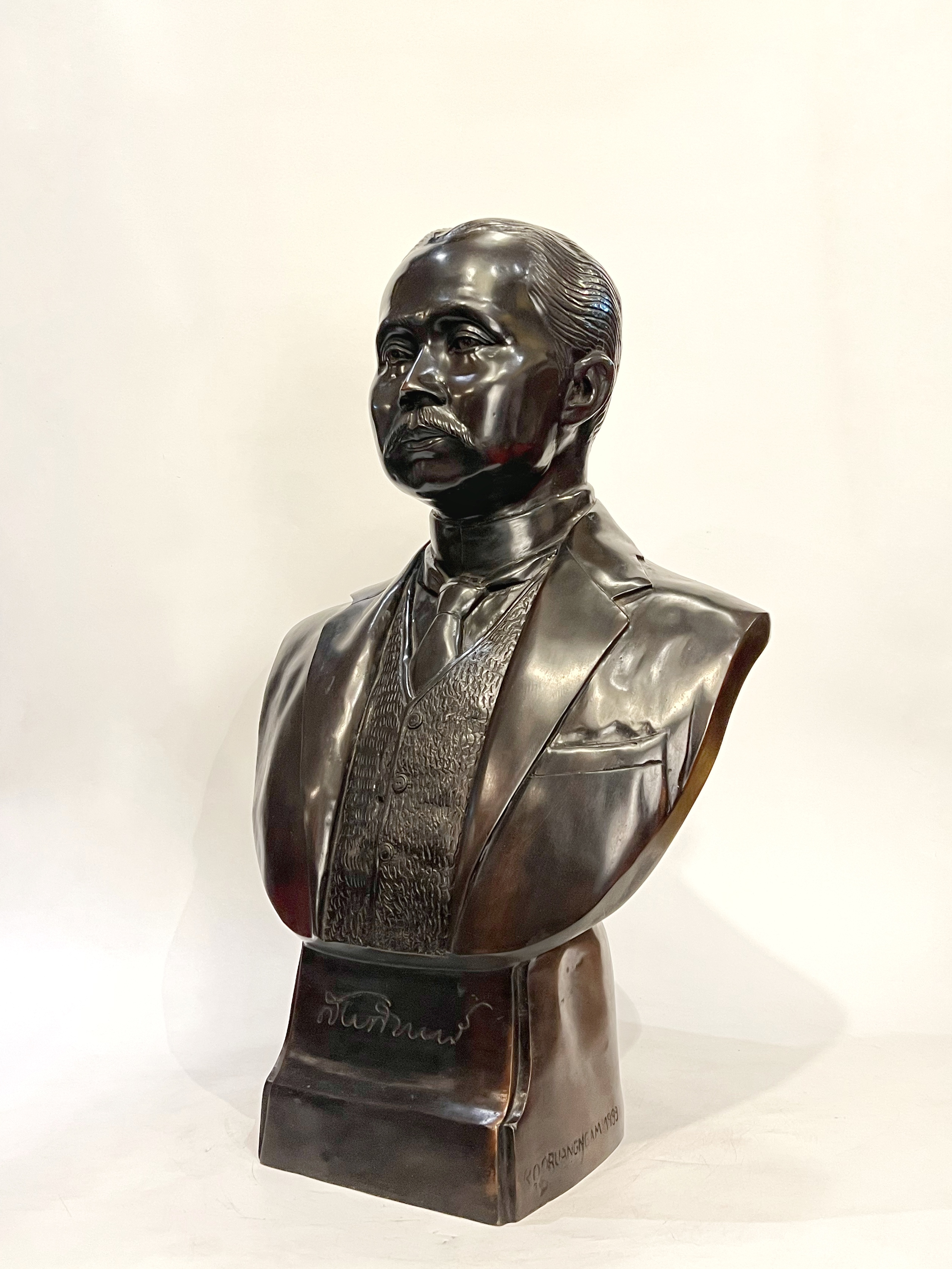 รัชกาลที่ 5 ครึ่งพระองค์