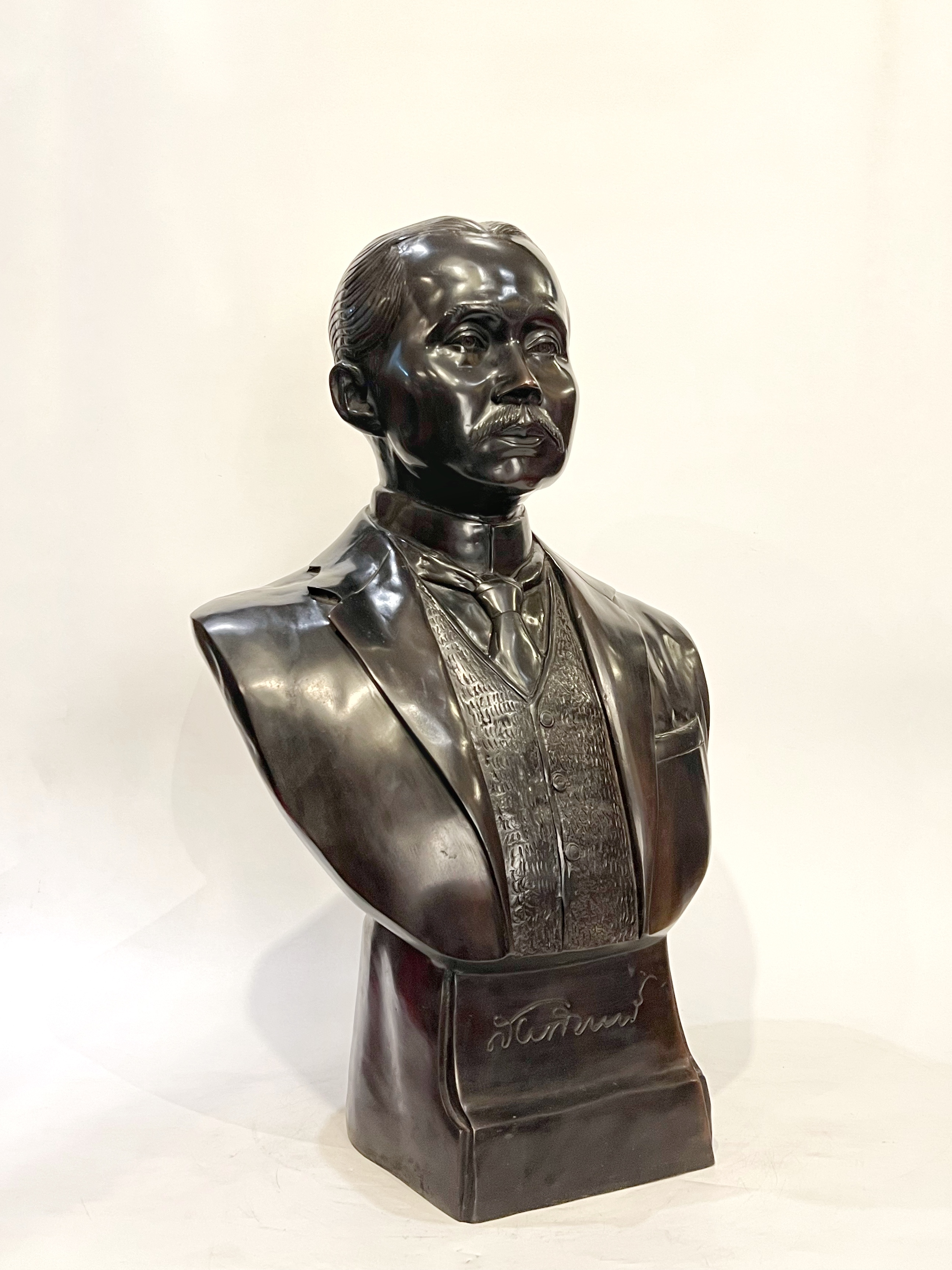 รัชกาลที่ 5 ครึ่งพระองค์