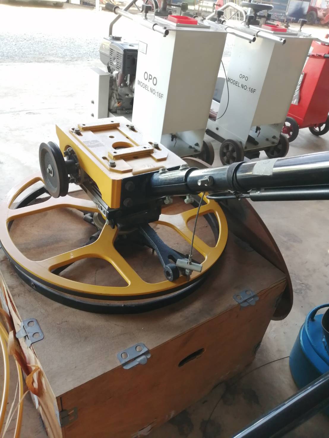 เครื่องขัดมันพื้นปูน ขนาด 600 mm. เฉพาะแท่่่่่นขั