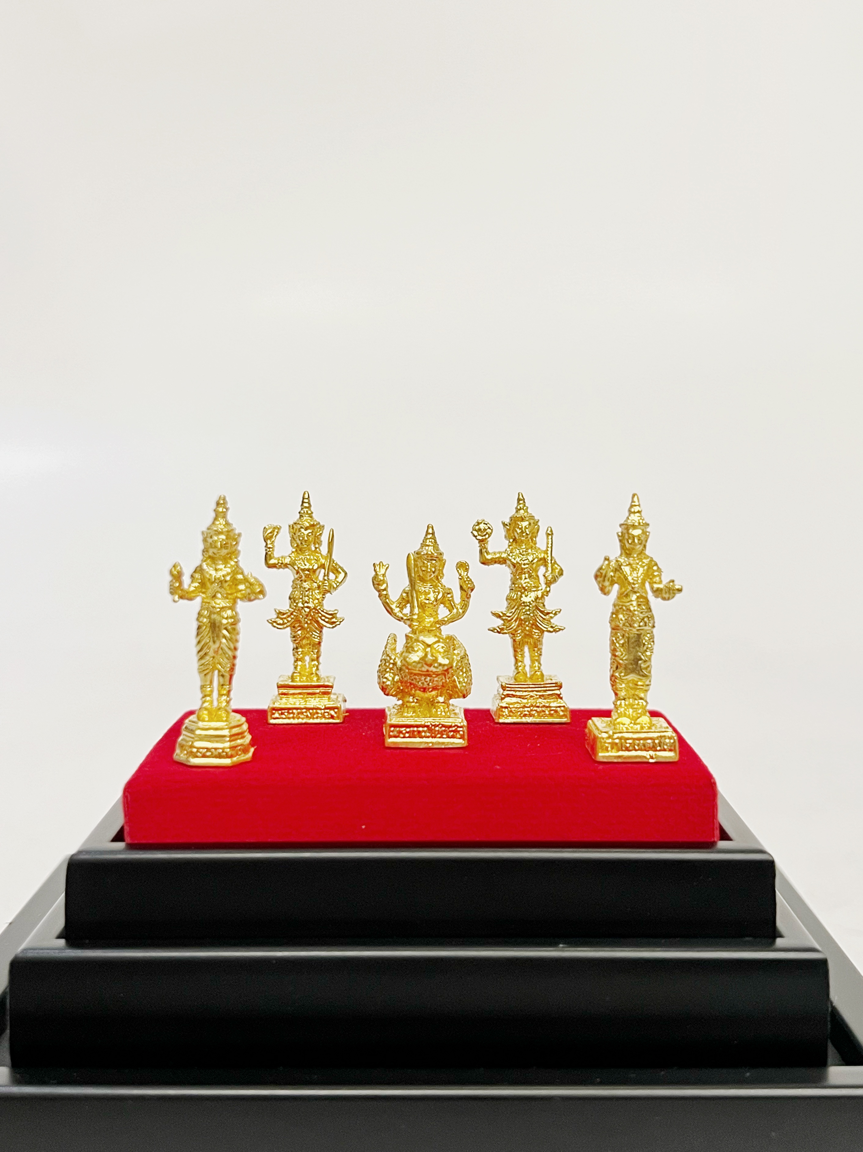 ชุด องค์เทพารักษ์ศักดิ์สิทธิ์ ศาลหลักเมืองกรุงเทพมหานคร